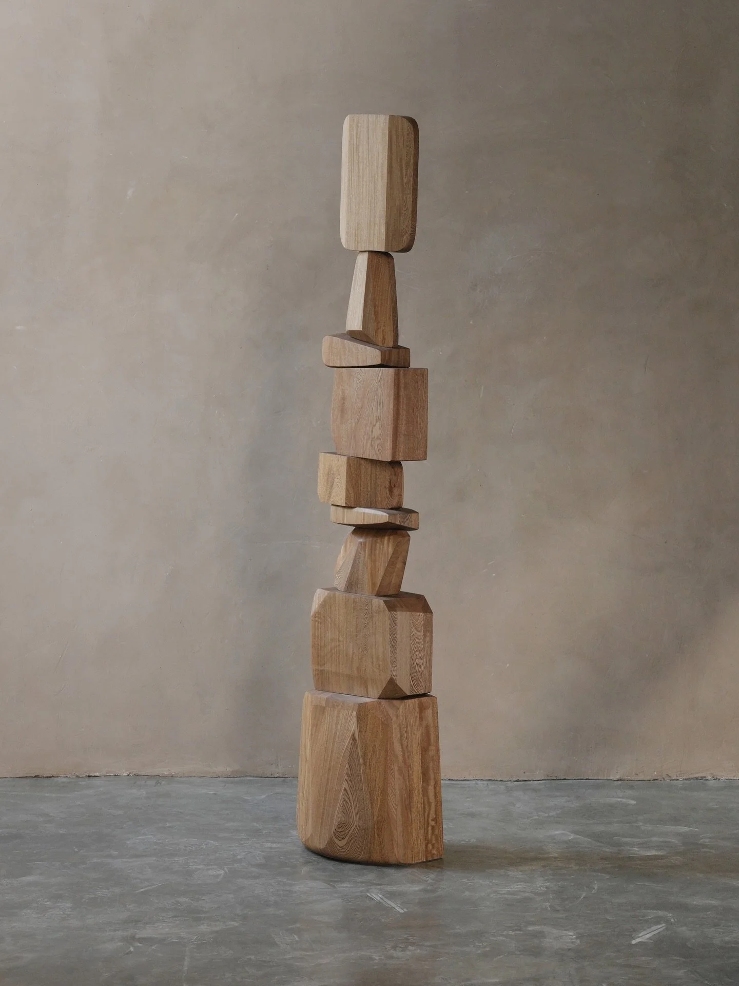 Objects that stand for something 

#sculpturalfurniture #woodworking #contemporaryart #interiordesign #modernism #nonofurniture