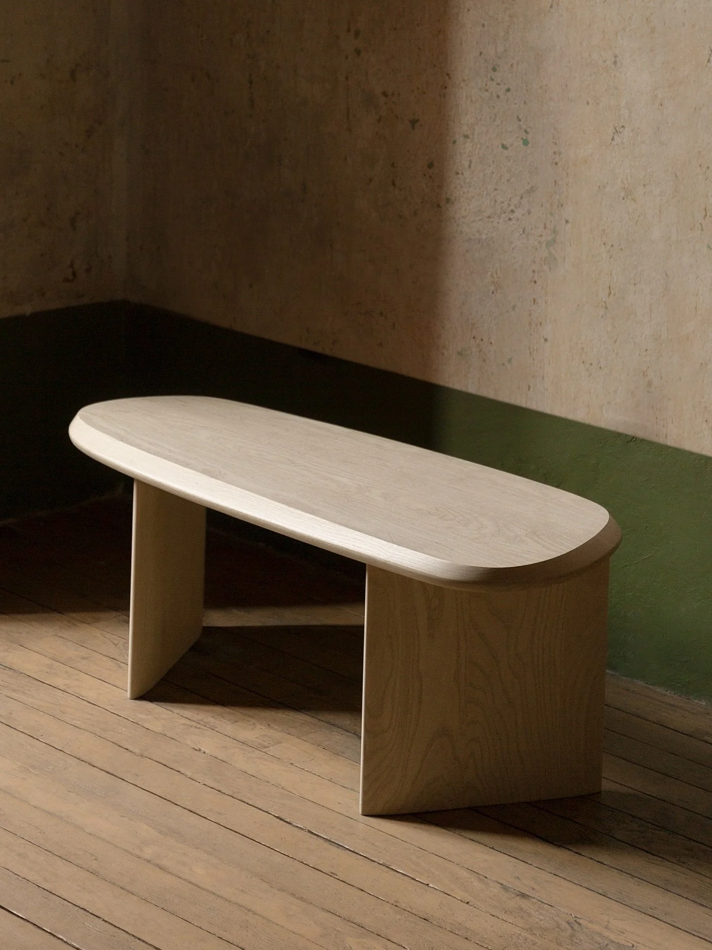 Calm built in thickness

#coffeetable #sidetable #accenttable #occasionaltable #endtable