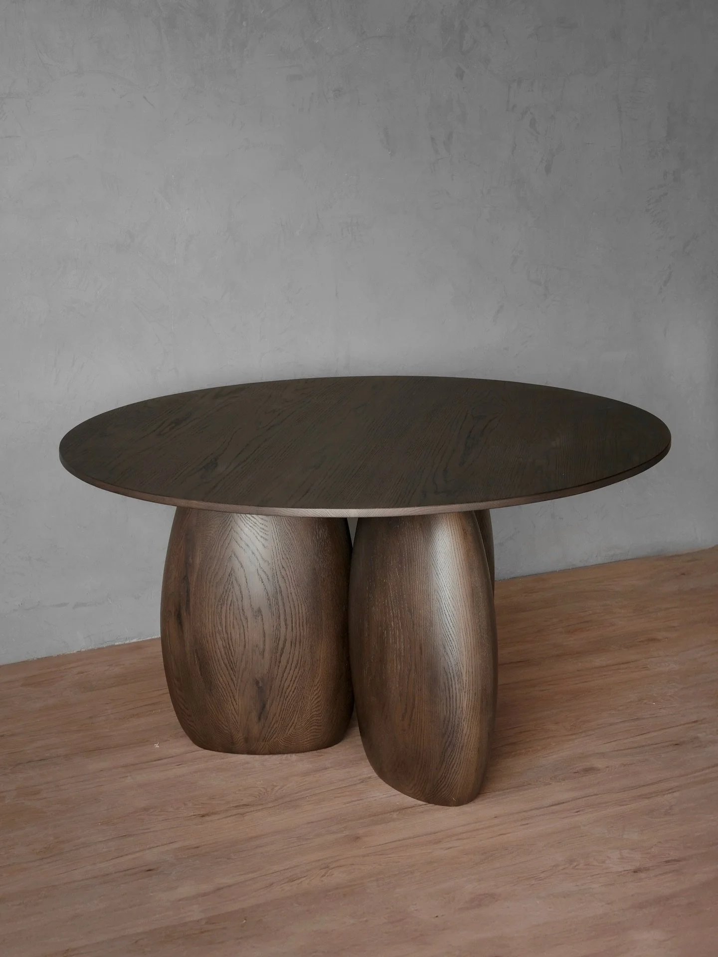 Built to behave built to belong

#diningtable #communaltable #refectorytable #statementtable #tabledesign