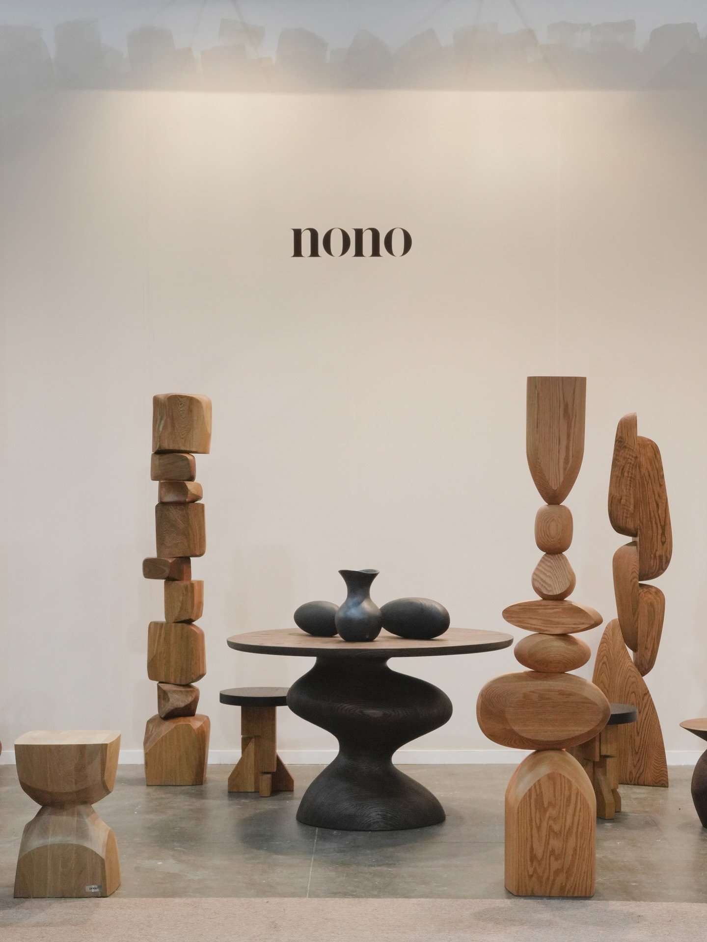 Domestic Monuments
@mx.nono at @zonamacodiseno Mexico City &middot; Feb 4&ndash;8 &middot; by @joelescalona 
#zsonamaco2026 #zsonamacoartweek #artfair #furniture sculpture
