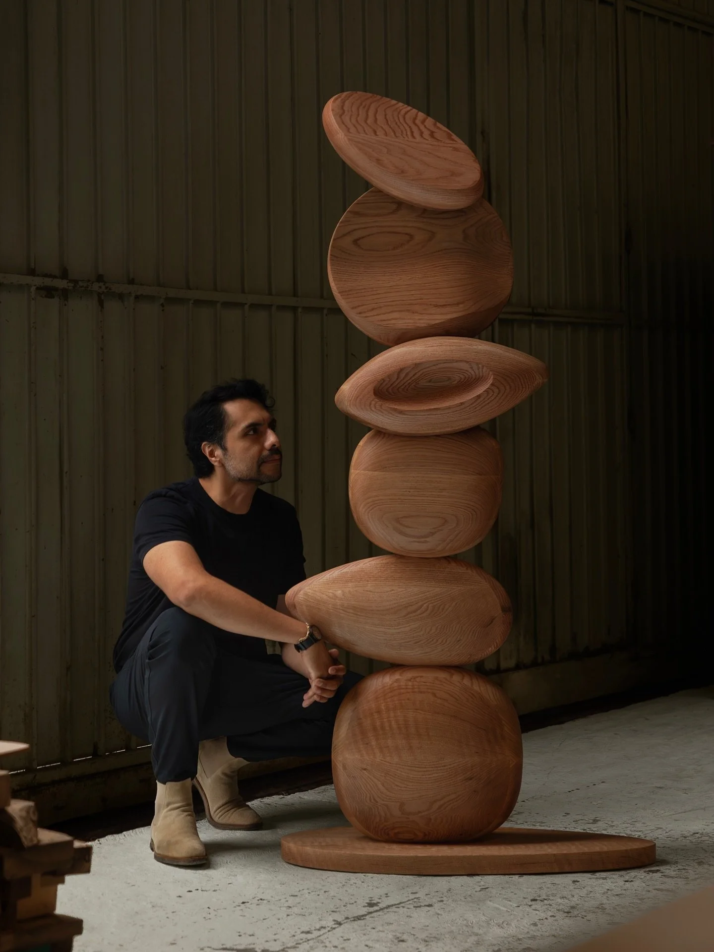 Relaxed rigor, rich texture, ready hands.
Still Stand wooden sculpture for Europe.

📷 @achachmariana 

#sculpture #sculpturalart #objectart #artobject #contemporaryart