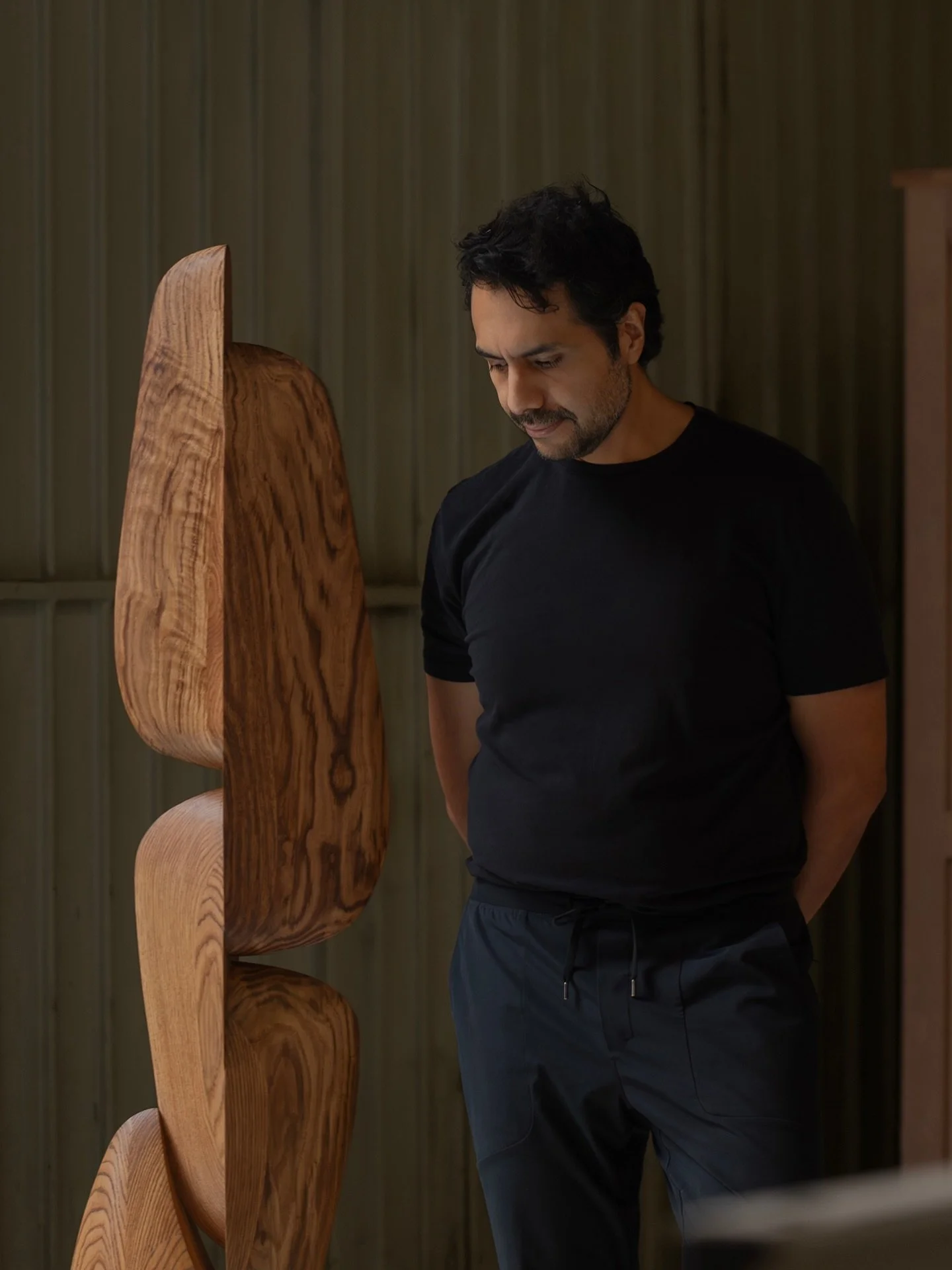 Generous scale, tidy spirit.
📷 @achachmariana 

#sculpture #sculpturalart #objectart #artobject