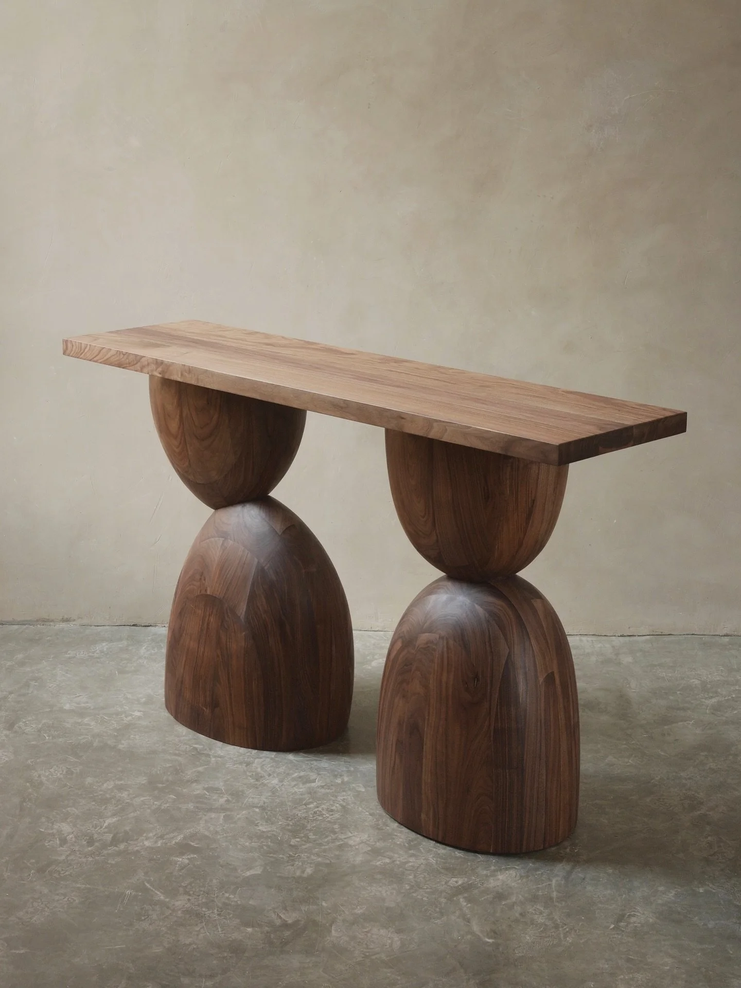 Calm, carved, confident silhouette 

#consoletable #entrytable #halltable #wallconsole #consolefurniture