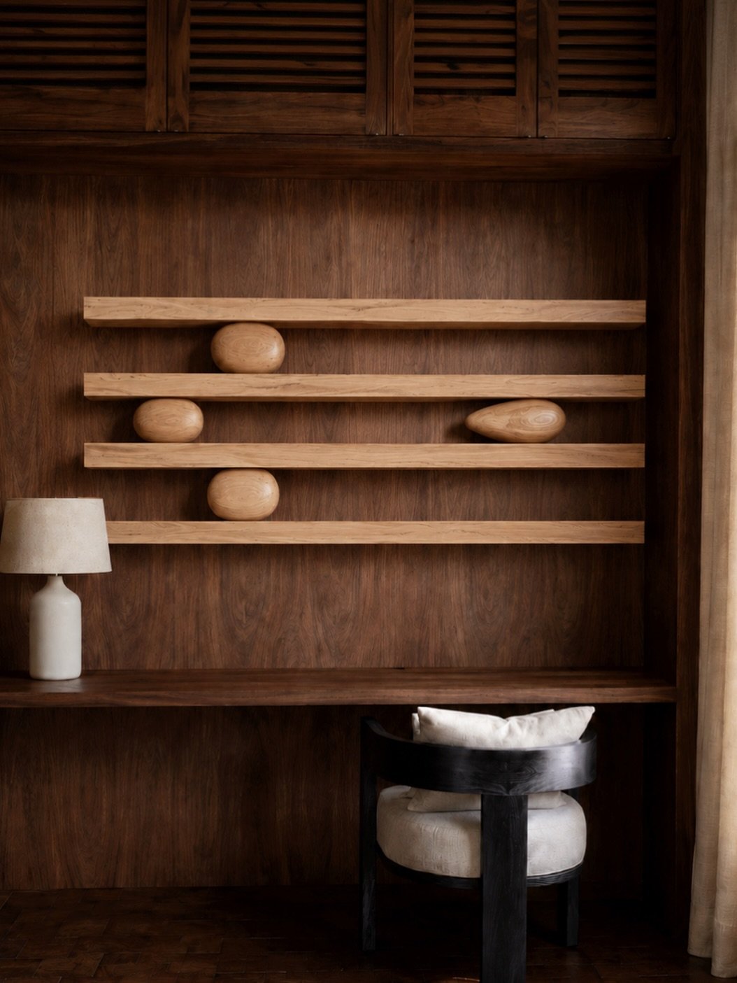 Pebbles placed like decisions

#furniture #sculpture
