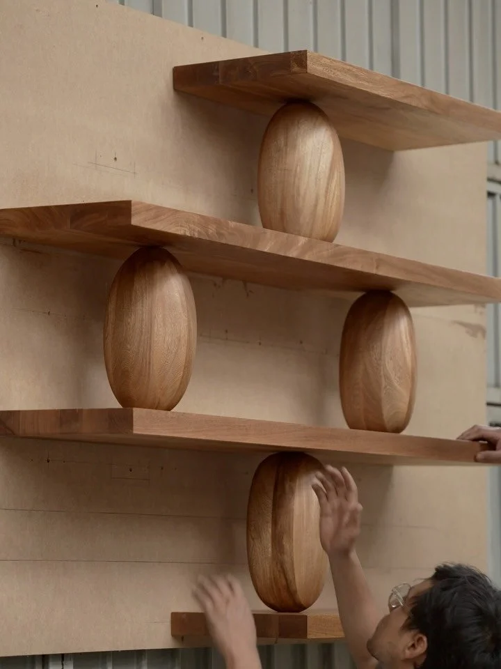 Pebbles pretending to be architecture

#shelf #design #interior