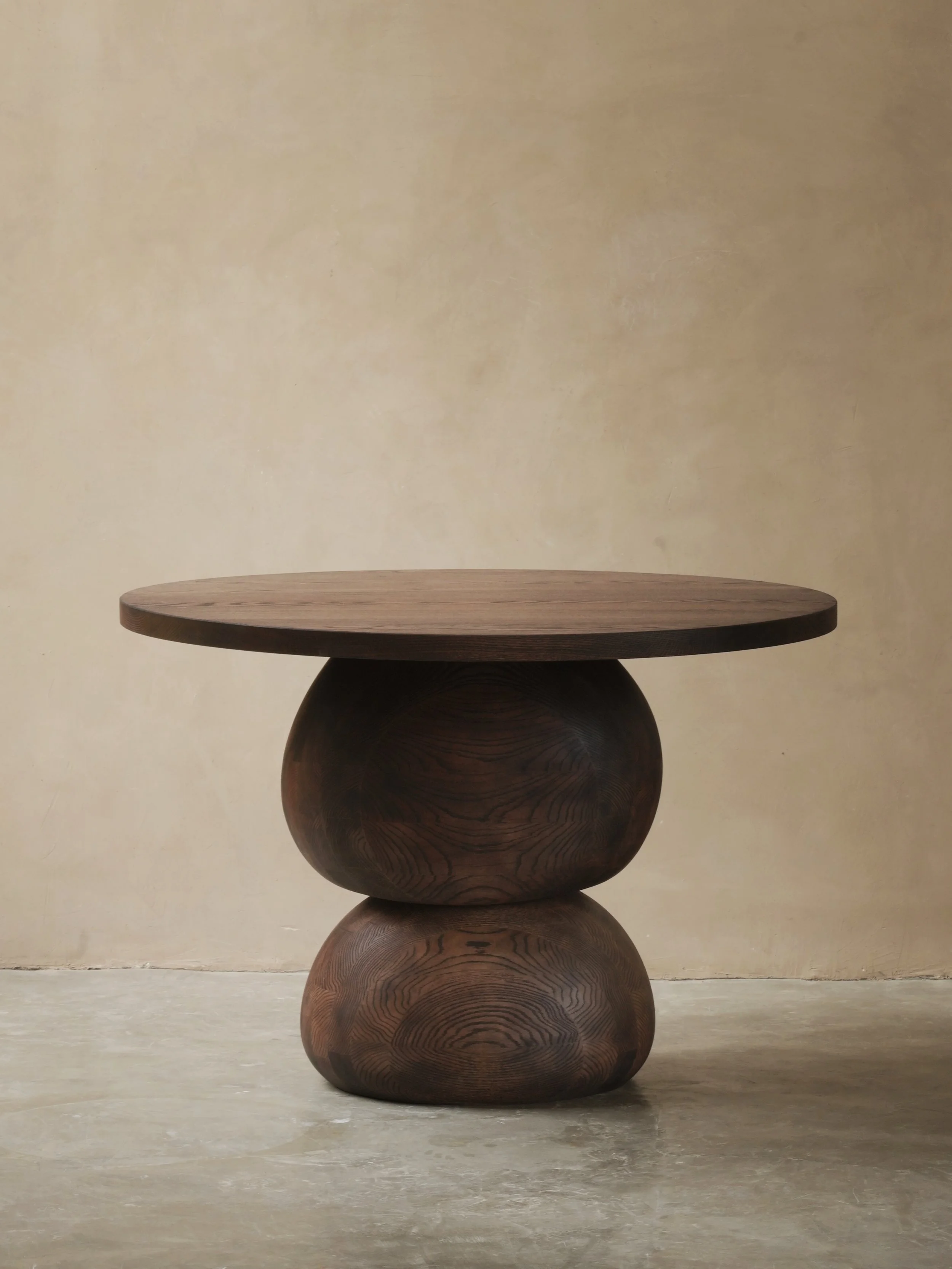 Comfort sits between coffee and conversation

#table #interiordesign #furniture