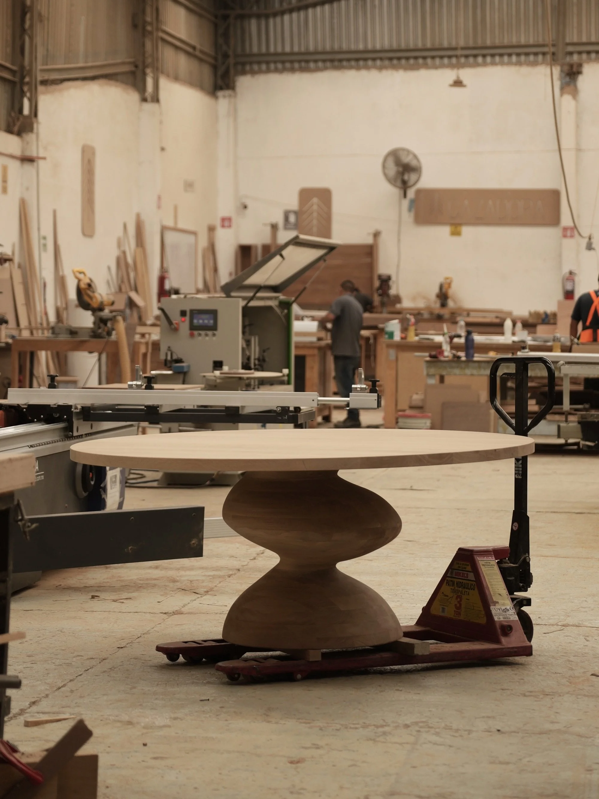 A table should hold the moment

#table #madetomeasure #residentialdesign