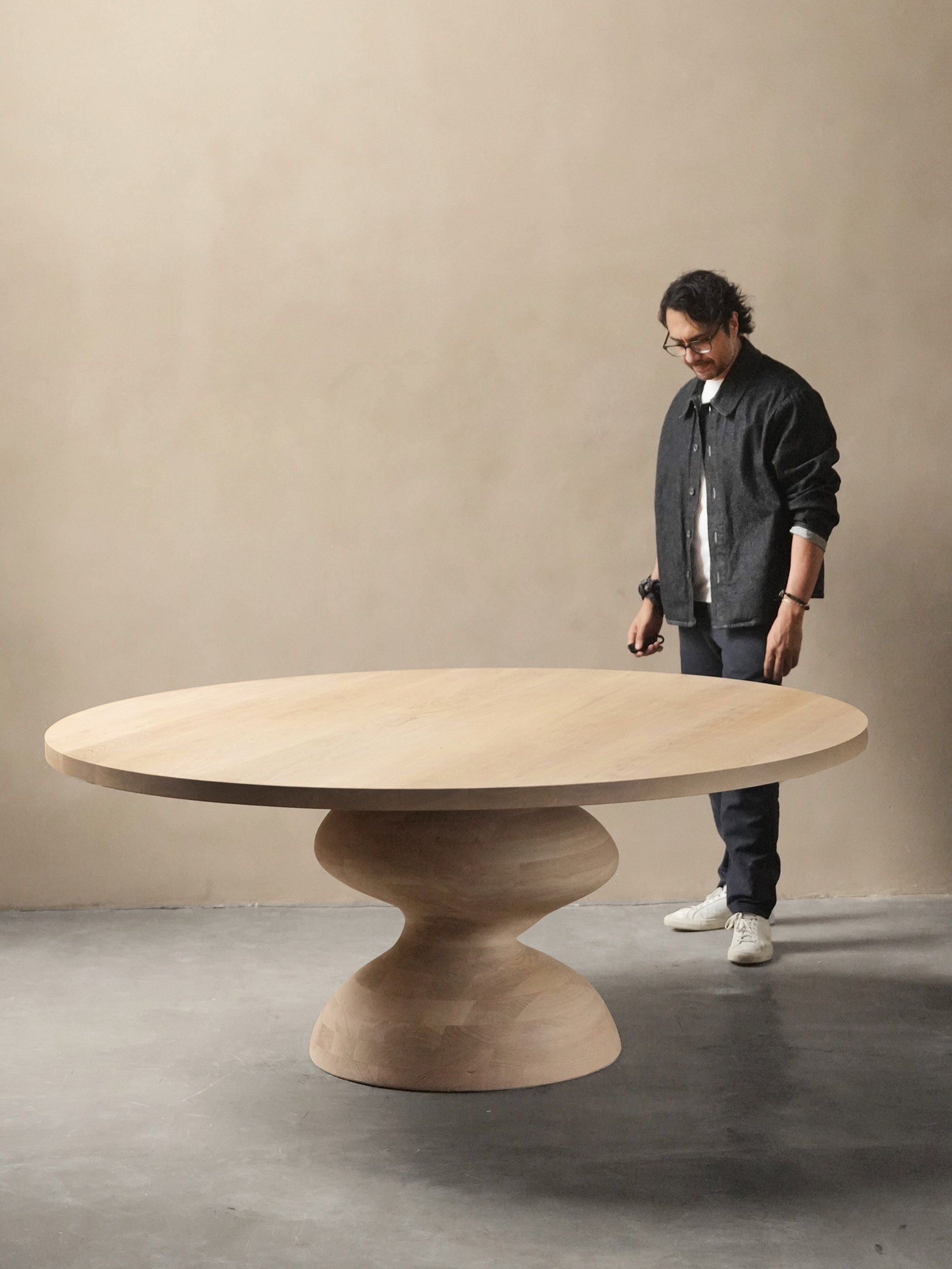 Curves Around Dinner

#table #dinertable #furniture #interiordesign