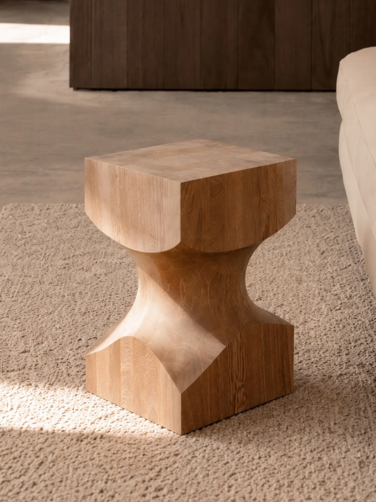 I like when these shapes collide

#stool #sidetable #furniture
