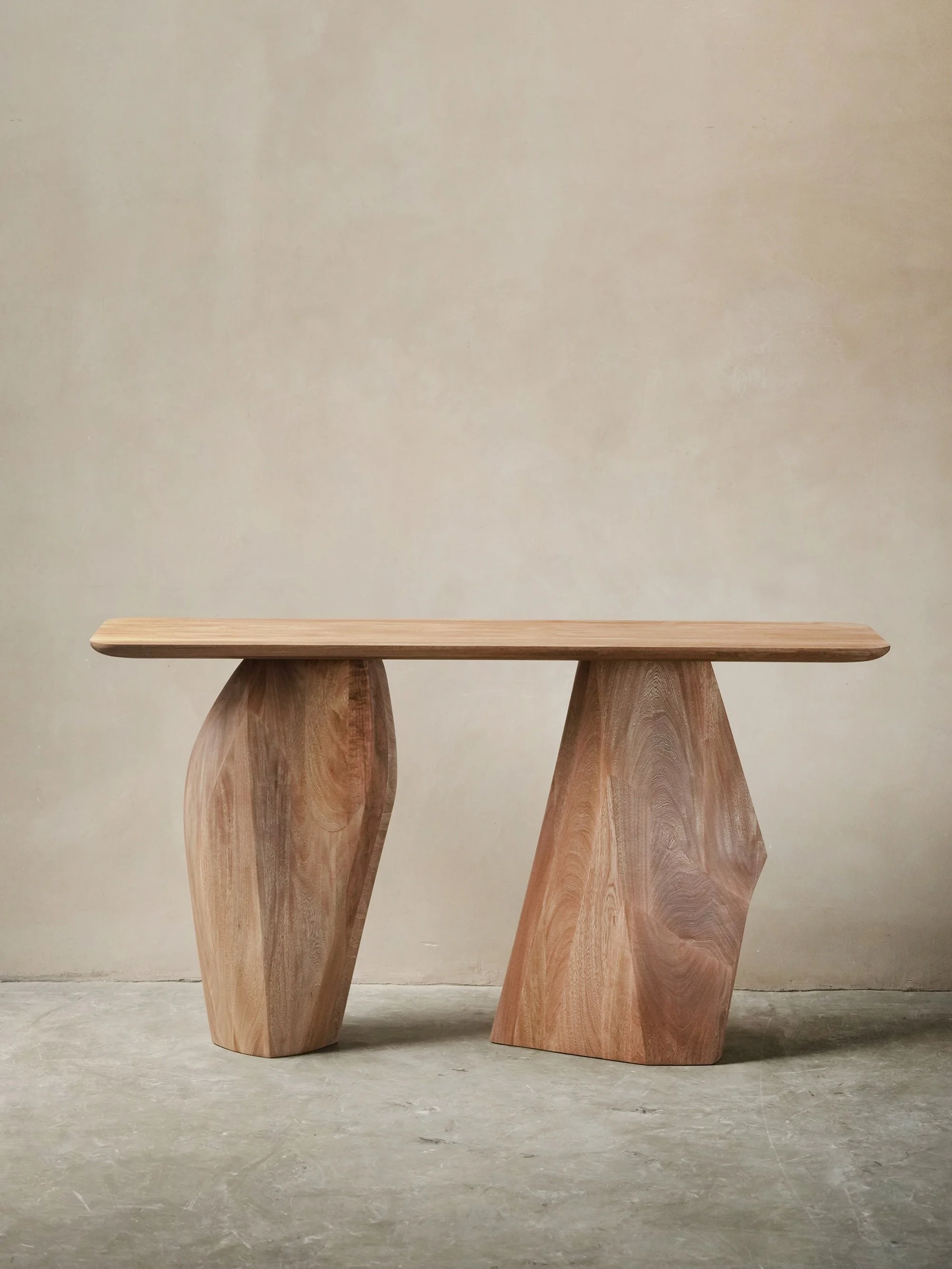 Home lives in the details

#consoletable #interiordesign #furniture