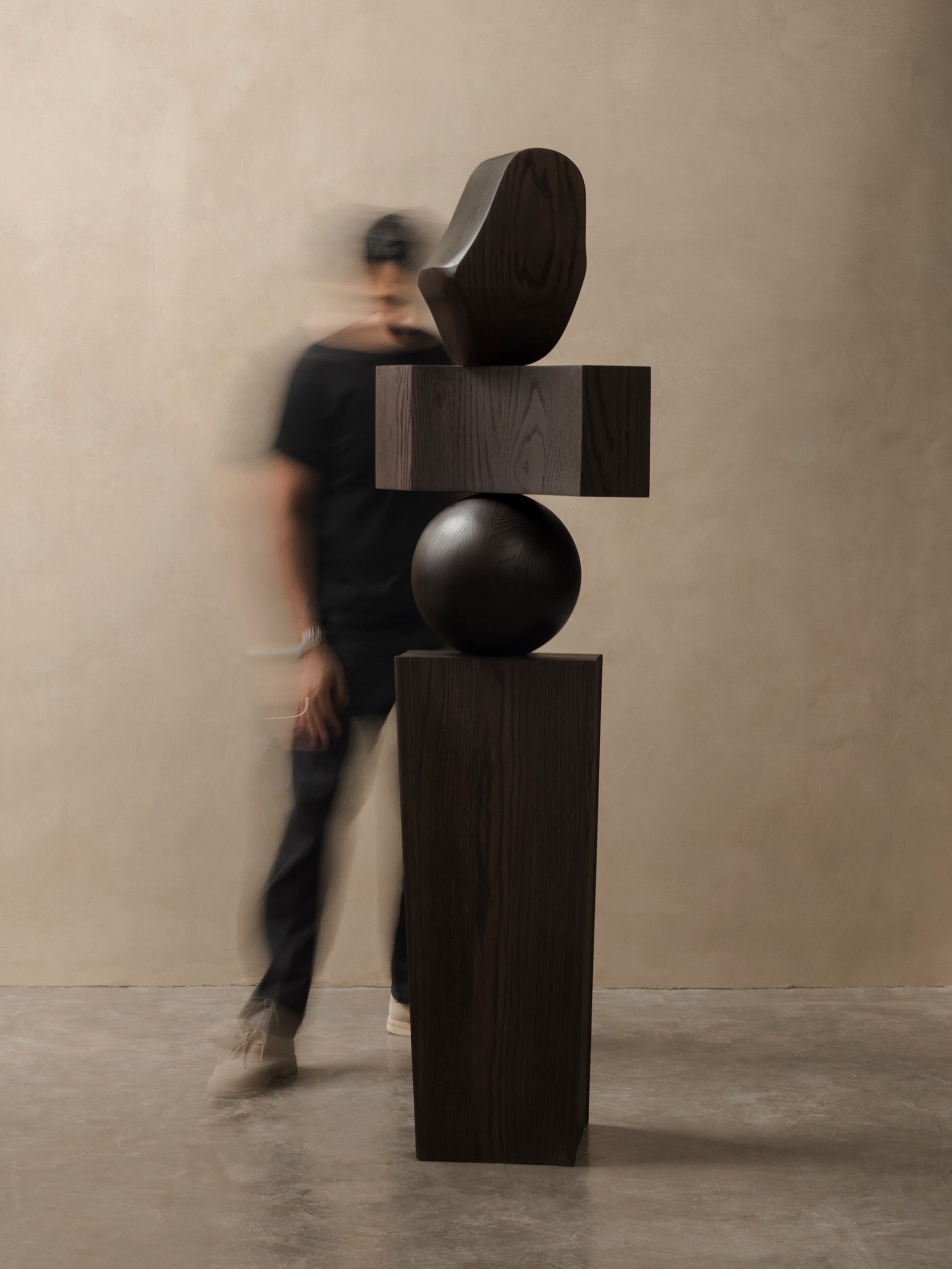 Dark enough to feel black

📸 @perlatameza 
#sculpture #art