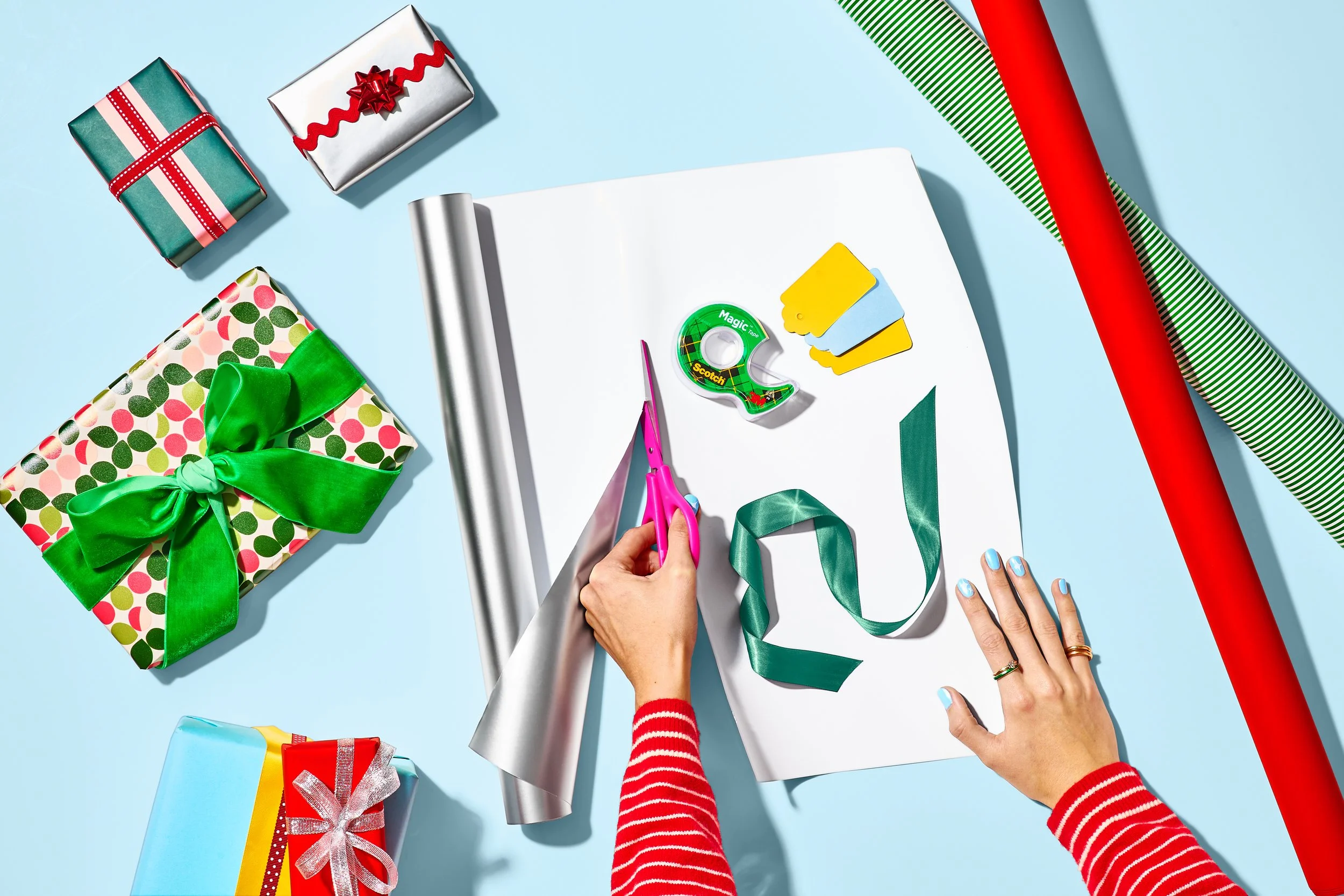 25-09-30_MKTG73931_GP_Holiday2025_GiftsGalore_Hero_0392 1-5818x3879-8614277.jpg
