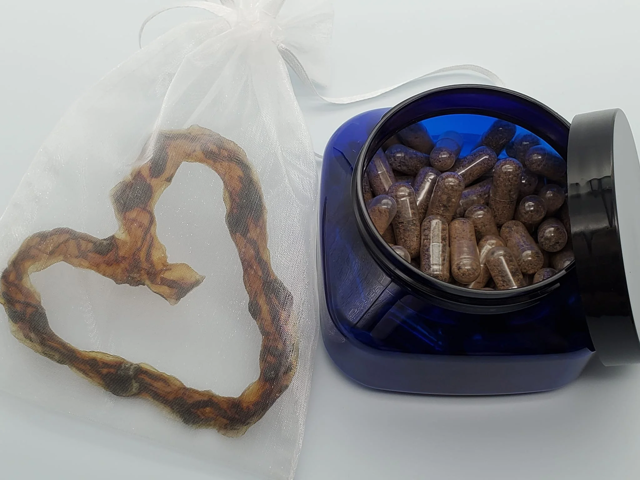 placenta capsules and umbilical cord keepsake