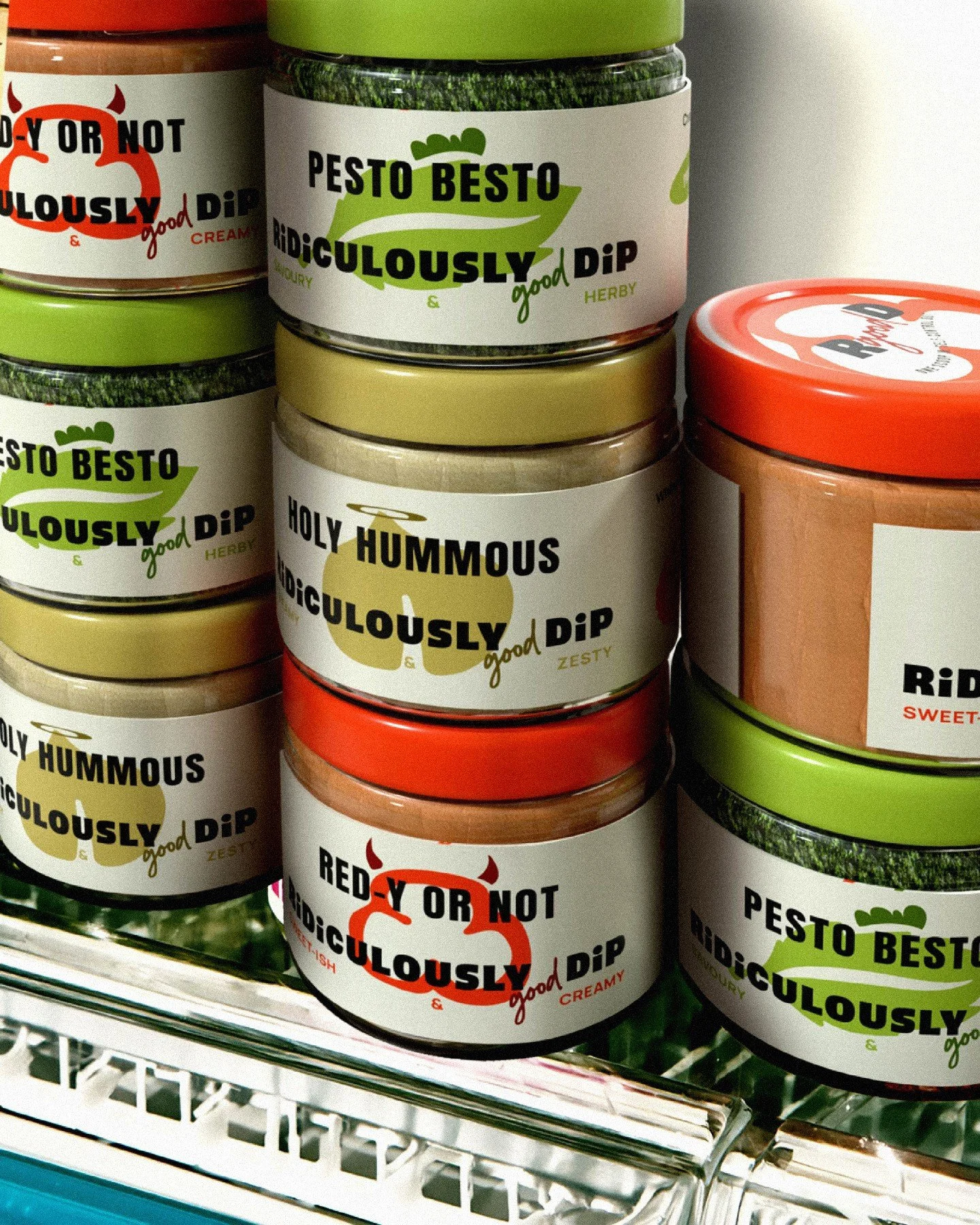 Bring Chips. Stay Late.
-
Ridiculously Good Dip makes bold, gourmet dips with big flavour and playful personality, turning everyday snacking into something seriously craveable.
*brief by @the.brief.booth #thebriefbooth #tbbGoodDip
-
#brandingdesign #