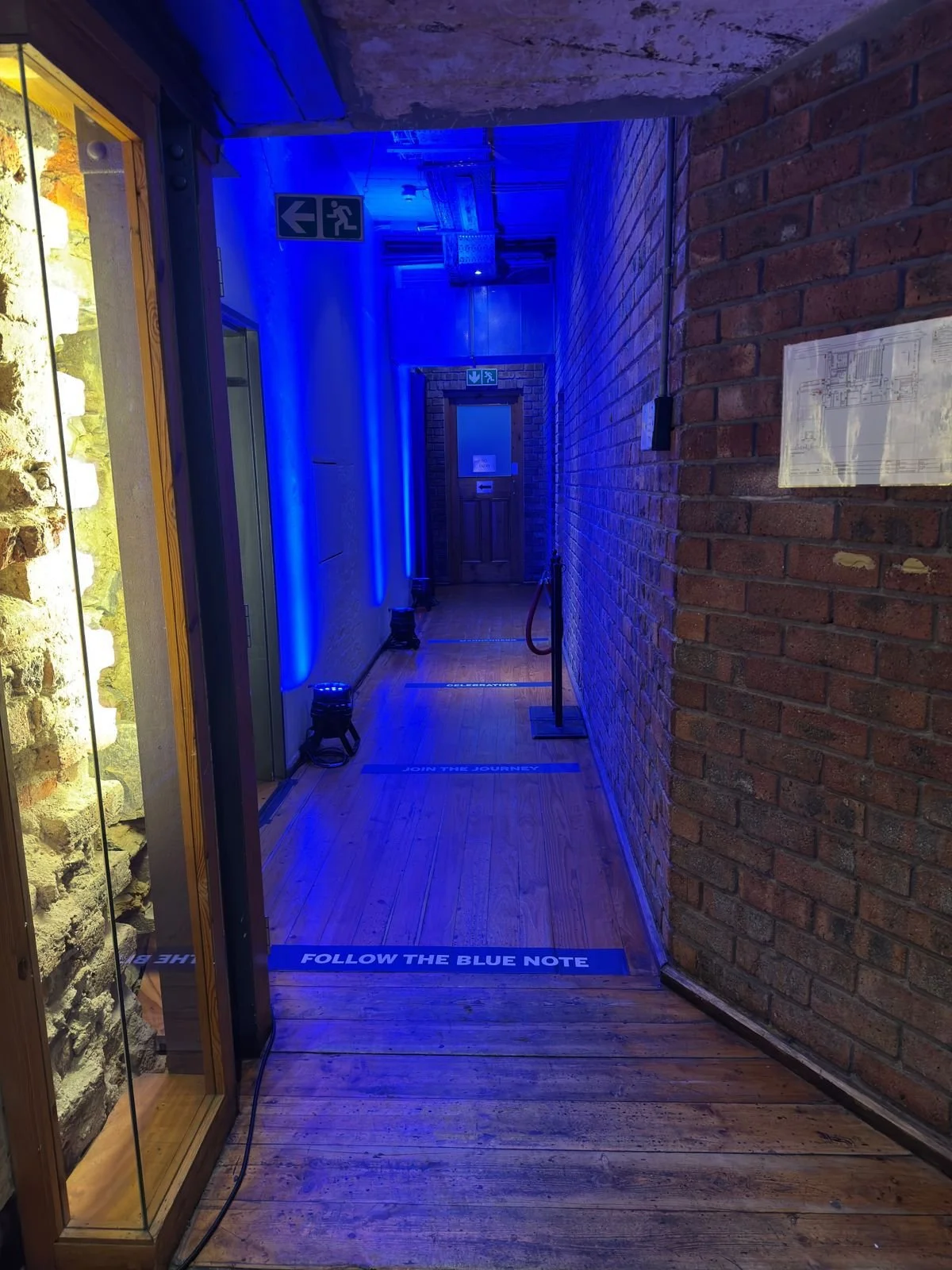 FOYER.jpg