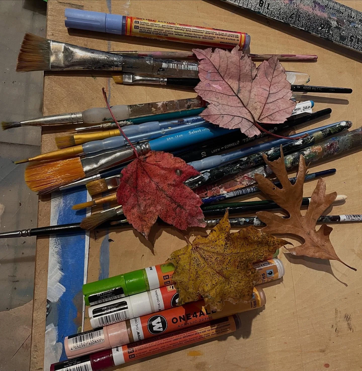 Anyone else inspired by autumn? 
#brushstroke #brushpens #artisticinspiration #seasonalmagic #studiomaterials