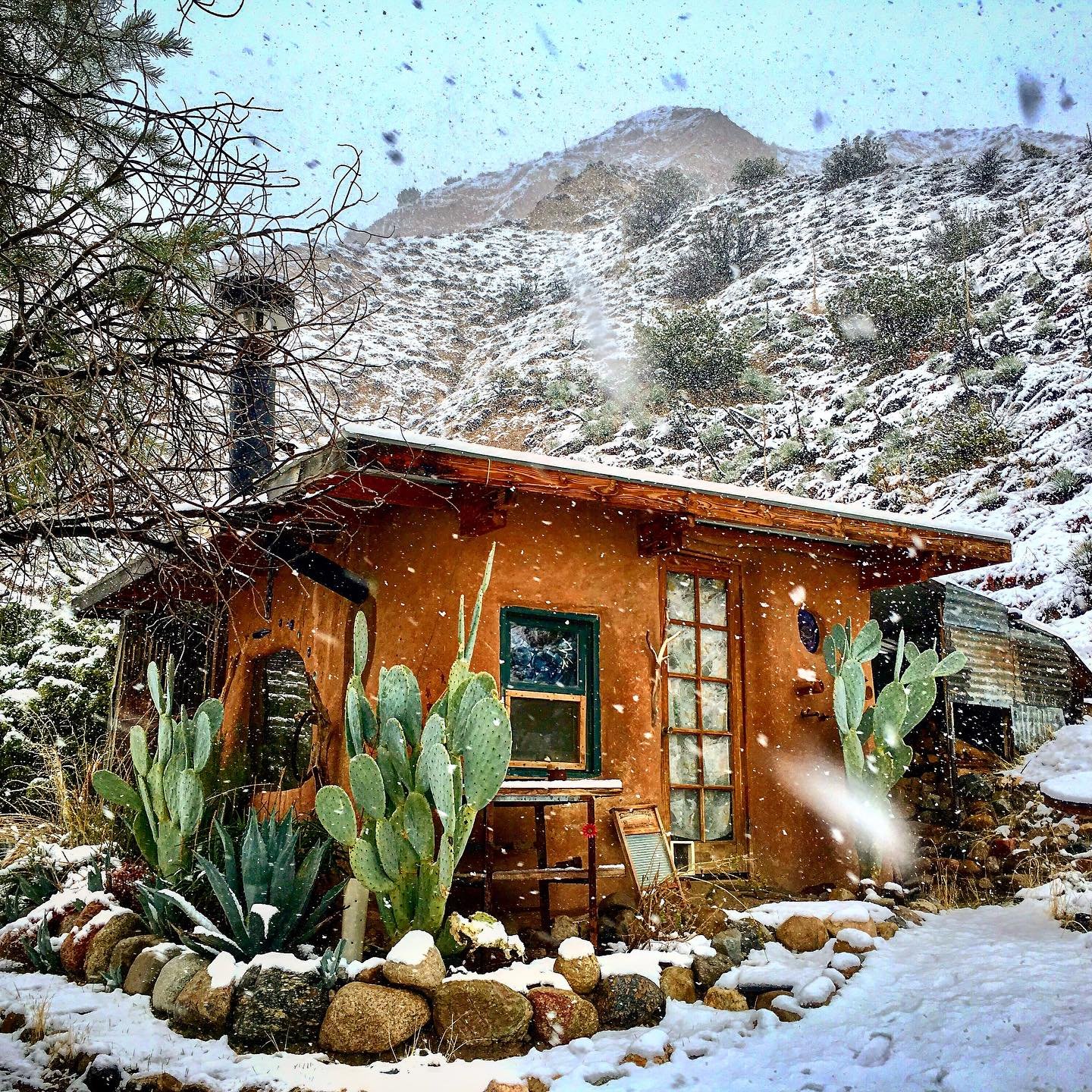 Last day to register! If you are curious to learn more about many different Natural Building techniques so you can determine which systems and materials you might want to build with, this class is designed for you. Learn the pros and cons of #lightst