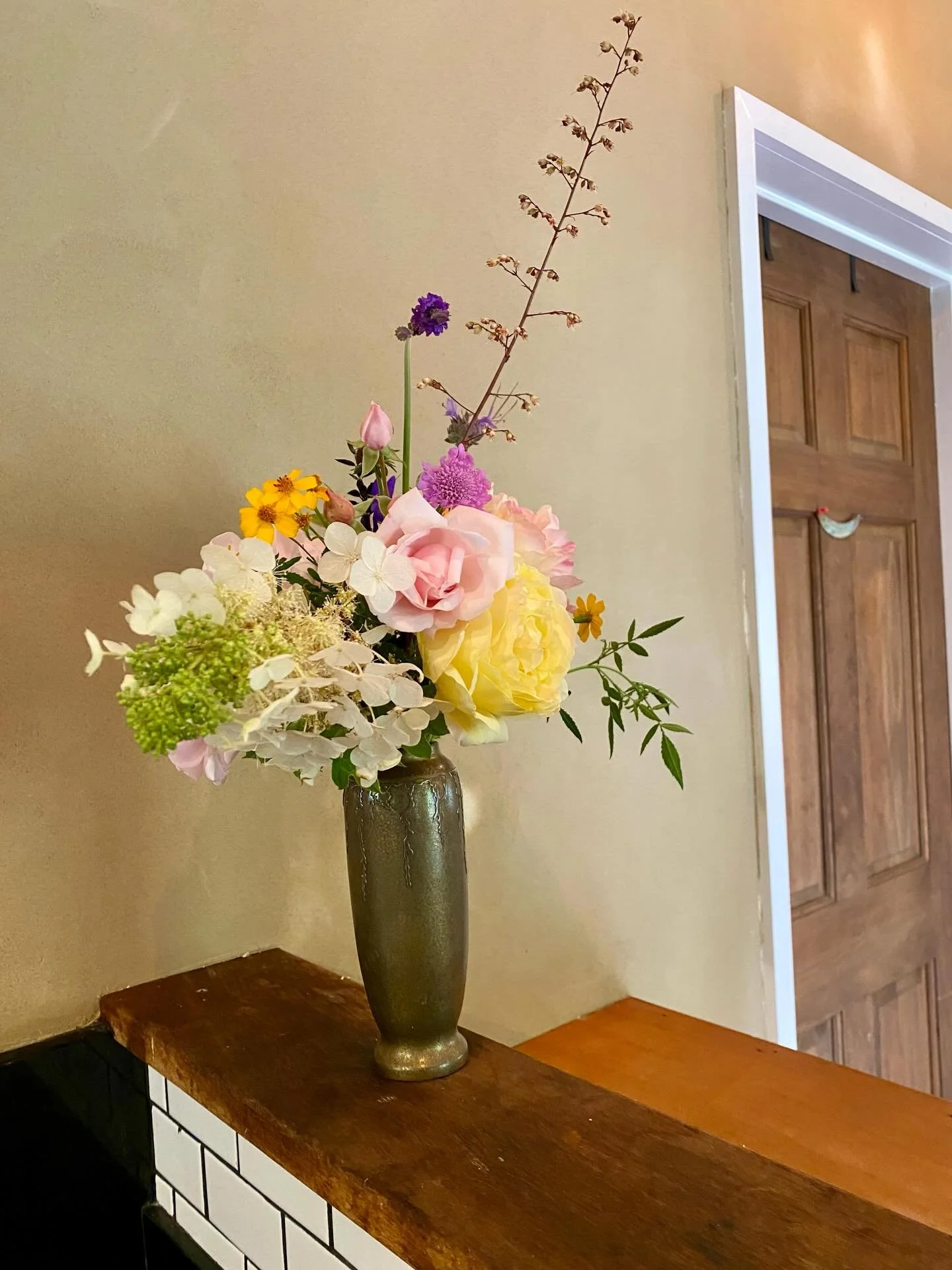 Can you apply Earthen Plaster over drywall and latex paint?  YES!
This is a simple and elegant way to improve the feel, moisture and air quality inside your home.
This is a very approachable DIY project.  Learn more this coming Friday at the:
💫Healt