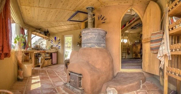 We wanted to share another start-to-finish rocket stove build with you.

We still have a few spaces left in our upcoming workshop with Kirk &ldquo;Donkey&rdquo; Mobert (@sundogbuilders ) and I, June 5-7 in Potter Valley, CA.
Link in bio or on Earthen