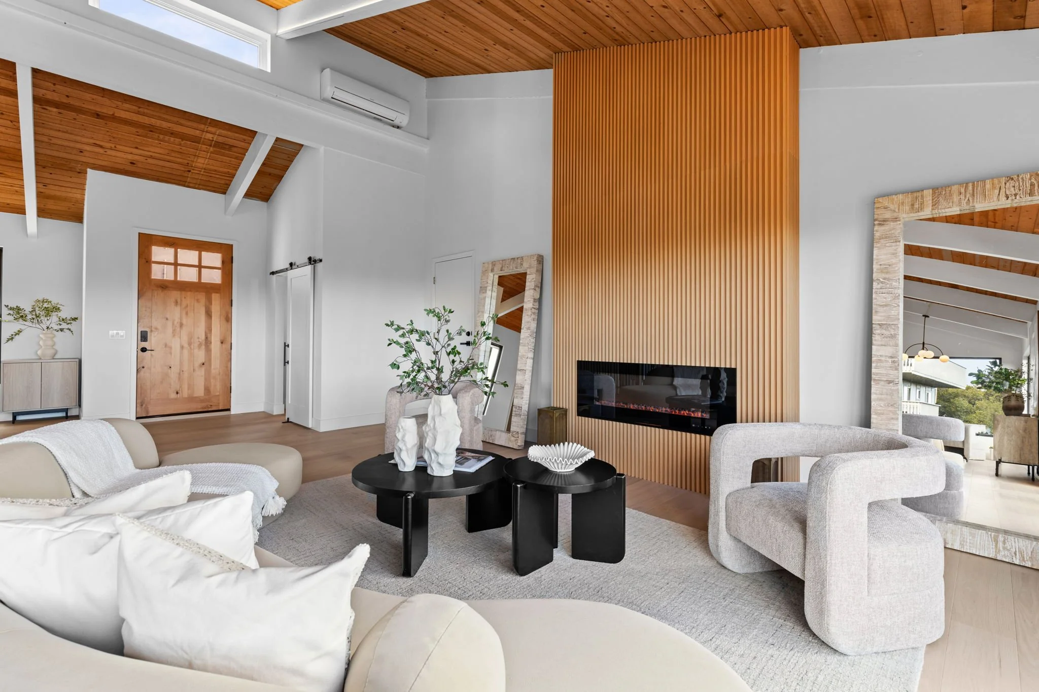 11-web-or-mls-So Gold Photo-12.jpg