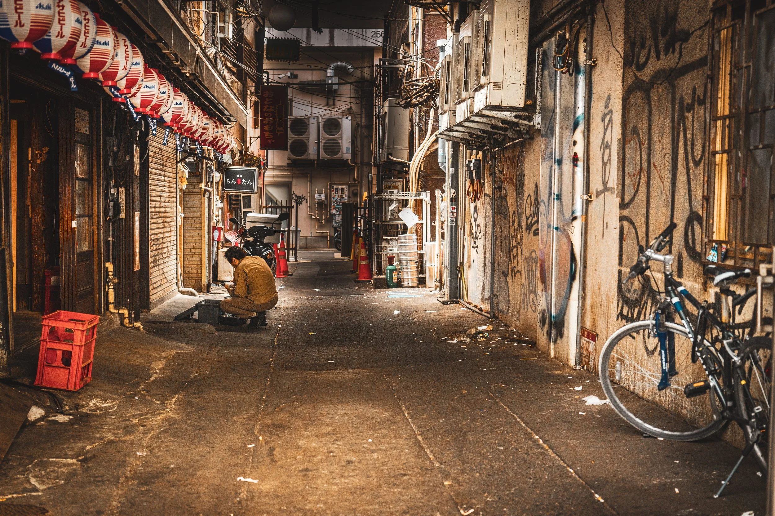 Tokyo Alley.jpg