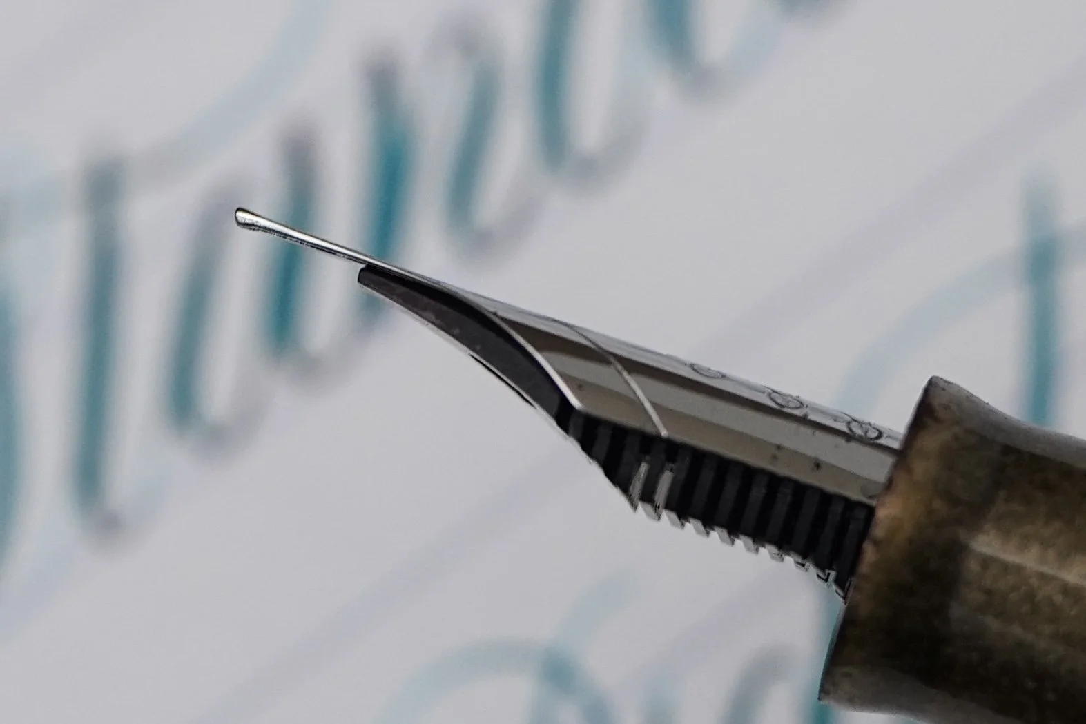 Majohn Moonman steel flex nib review | Best beginner flex nib | most affordable beginner flex nib