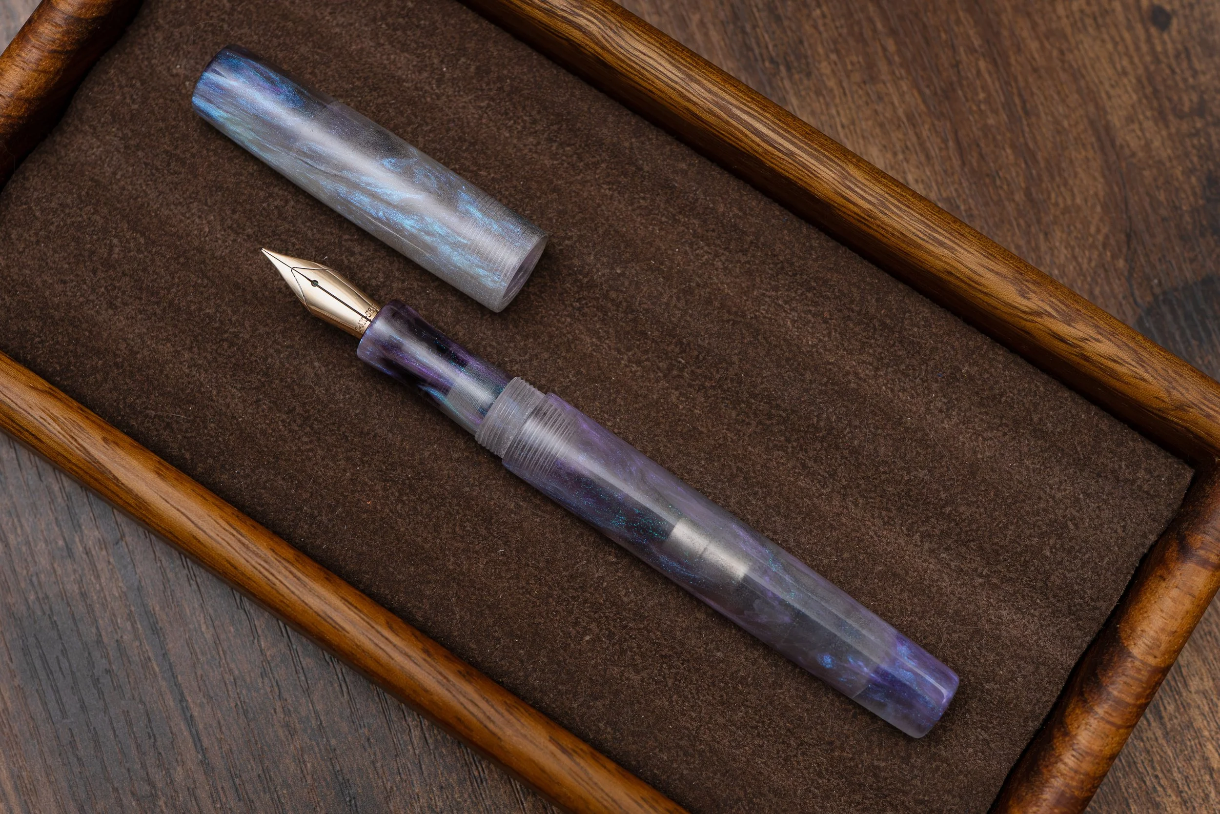 Stylosuite 14k gold fine italic flex nib fountain pen,  Maverick Pens fountain pen, best flex nib fountain pen, flexible nib fountain pen review, NFP Design fountain pen tray organizer