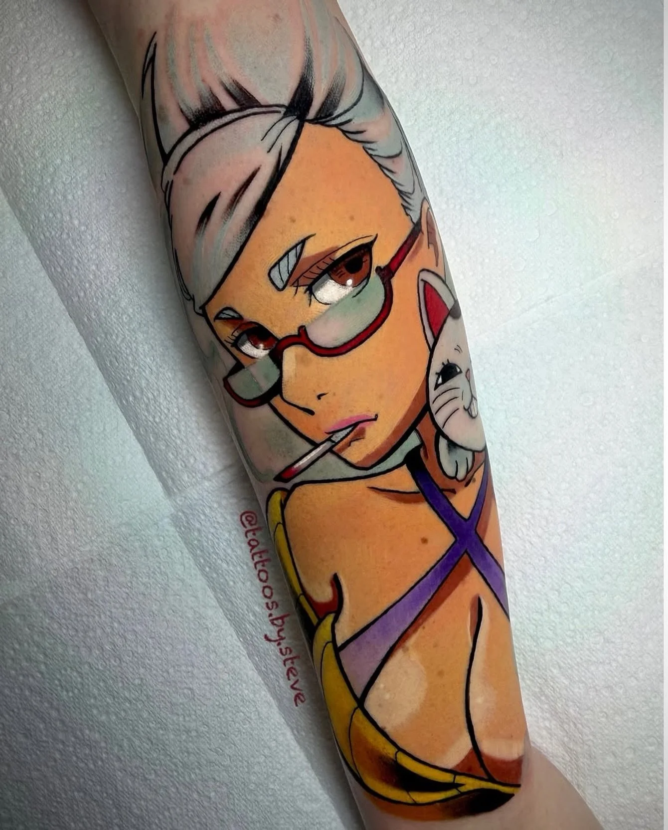 @tattoos.by.steve Seiko and Turni Granny, from Dandadan!
.
.
.
.
.
Made at @fable.tattoo 
#dandadantattoo #brisbanetattoo #brisbanetattooartist #brisbaneanimetattoo #fabletattoo