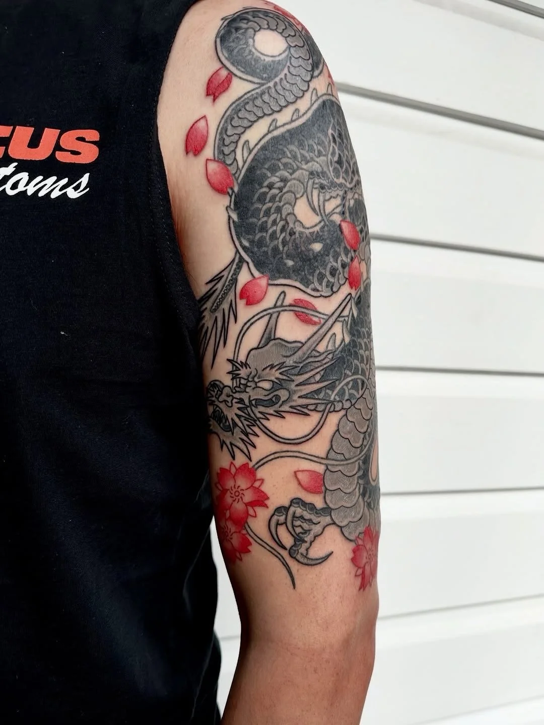 @hanalawsontattoo 🌸 Last session of colour for Art&rsquo;s half sleeve 🌸

I couldn&rsquo;t be more proud of this tattoo and of Art. He sat like a rock the entire time, as a tattoo artist to have such a great client like this I will be eternally gra