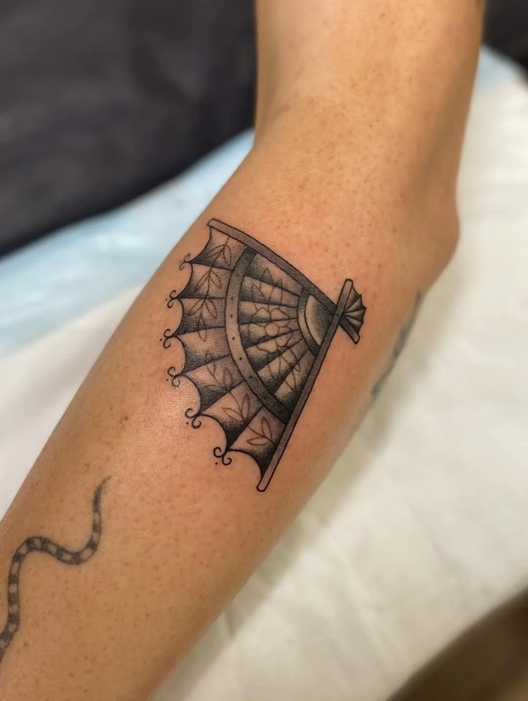 @daynajayde Floral fan and a healed Saint Mary for Ireland 🪭 Thanks so much! 

📍Upstairs @ 183 Boundary St, West End // Brisbane
📩 Bookings: through @daynajayde or via contact form in our bio ✏️ 

#brisbane #brisbanetattoo #brisbanetattooartist #a