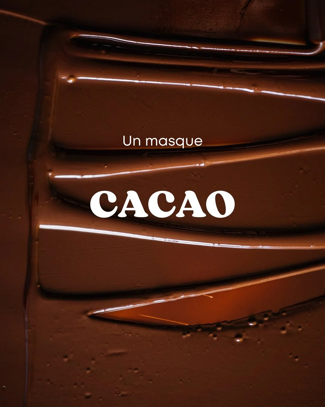 Chez Shenou on aime le chocolat !
Saviez-vous que le CACAO est un alli&eacute; pour votre chevelure ?
Le cacao est riche en min&eacute;raux tels que le zinc, le fer et le cuivre mais aussi en vitamine B1, tous essentiels pour une bonne sant&eacute; c