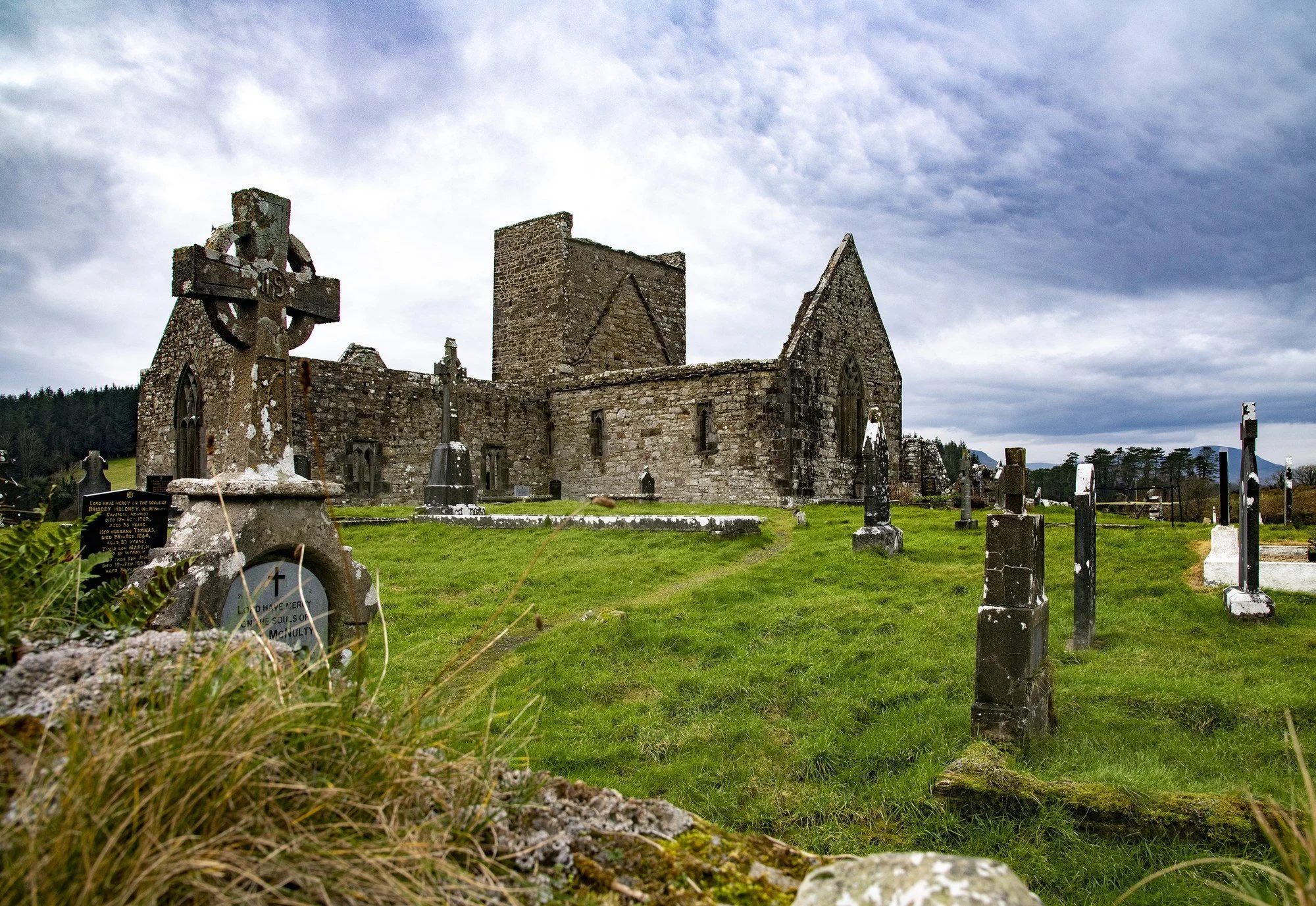 MMD_5603 · Abbey and Celtic cross, Co. Mayo