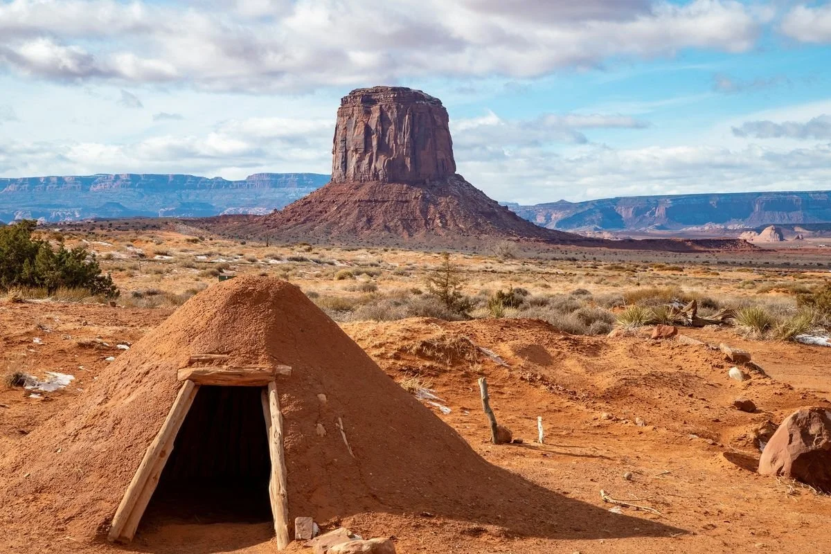 MMD_4616 · Navajo hogan and butte, Monument Valley, Arizona