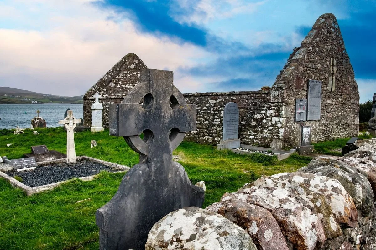 MAC_0875 · Celtic cross and ruined church, Kildavnet, Achill Island, Co. Mayo