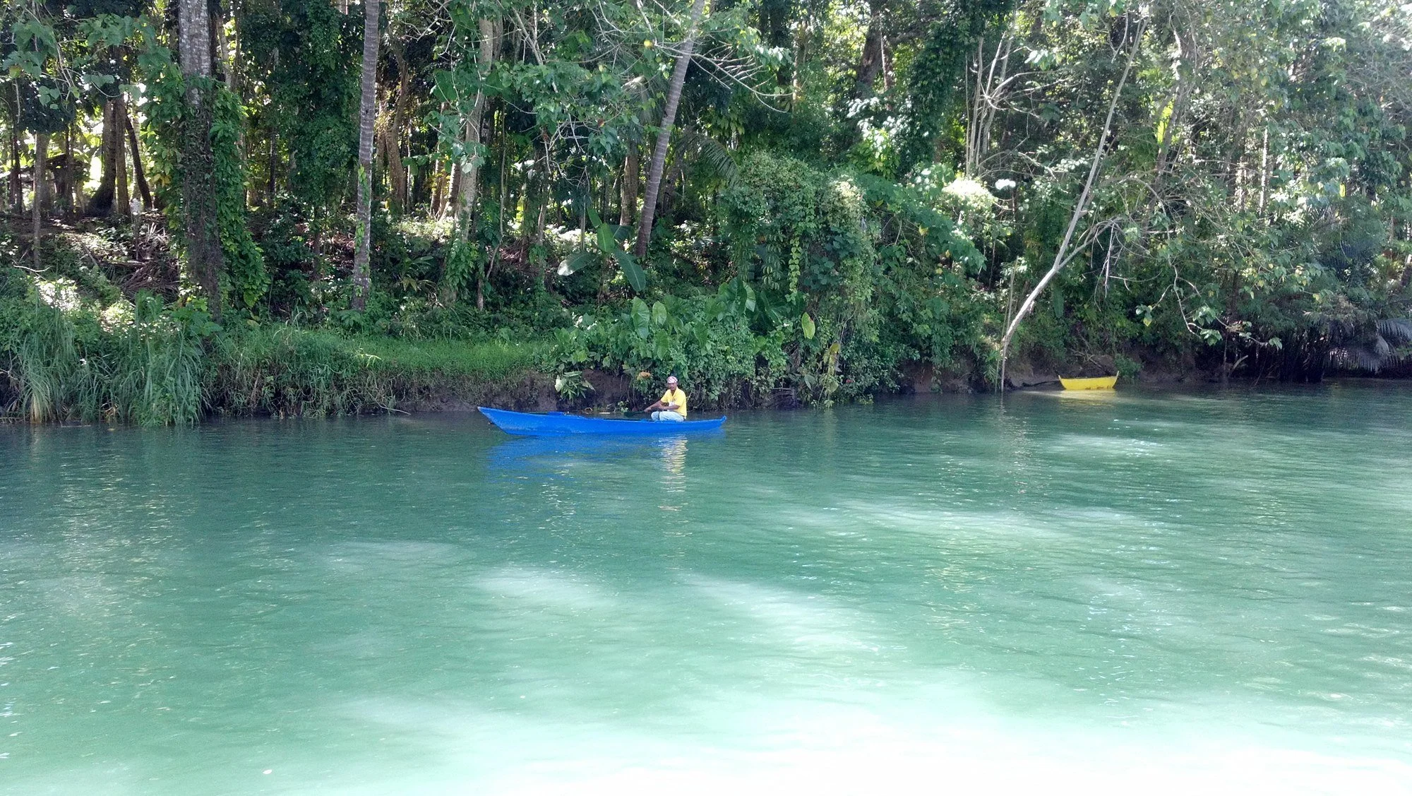 2011-11-23_12-36-50_706 · Kayaks on the Loboc River, Bohol, Philippines
