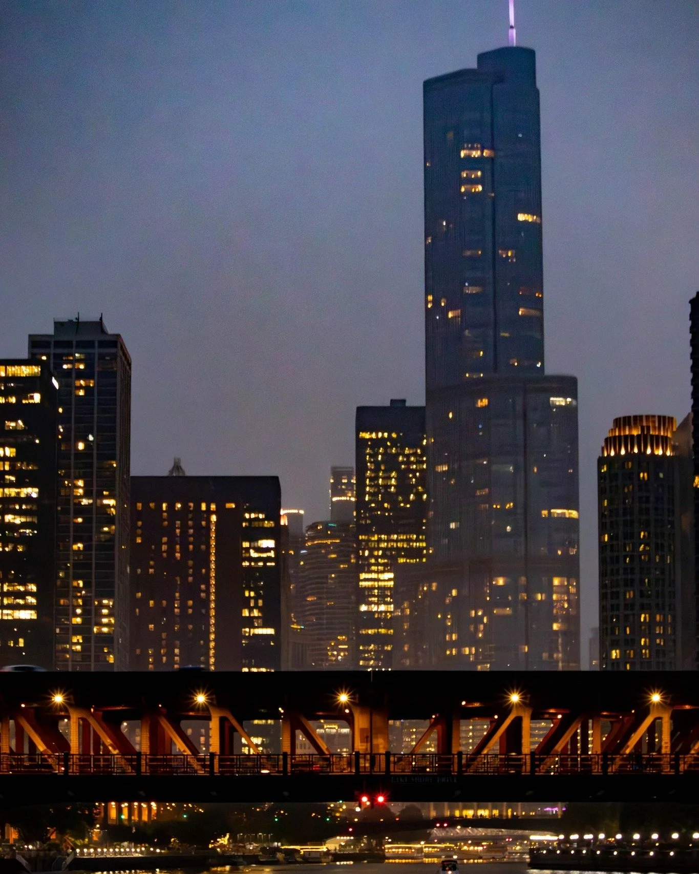 In keeping with our goal to see as much of Chicago as we can in two days we opted for a river boat cruise that started on the river walk district and went out into lake Michigan for a special view of the glimmering skyline. It was the perfect cap for
