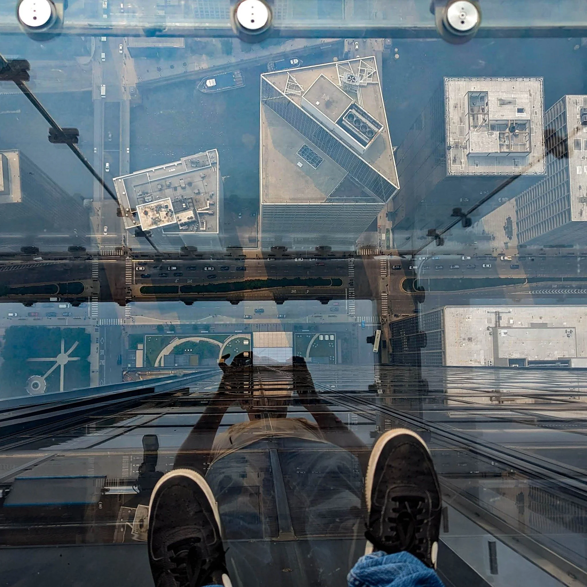 Hello Travelers! Join us for two days in Chicago Illinois! The city is a bucket list destination. It is home of some of the greatest greats of modern American history including Michelle and Barack Obama, Michael Jordan and Oprah! It's a city rich in 