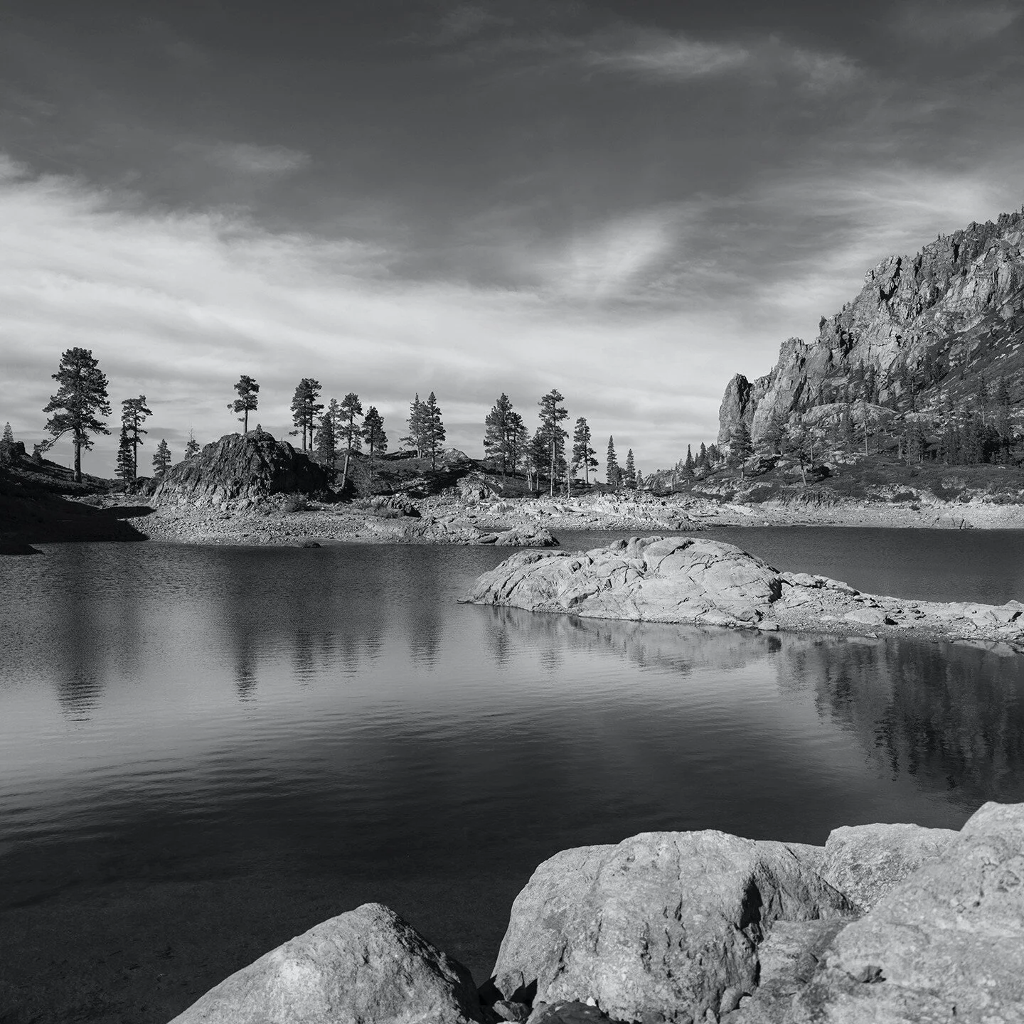 Hike and Swim to one of my favorite places at the moment captured on Fuji GFX 100S | Medium Format Digital Camera 

#lostsierra #lostsierralandscapes #fujifilm #fujigfx100s #mediumformat #mediumformatdigital #landscapephotography #blackandwhitephotog
