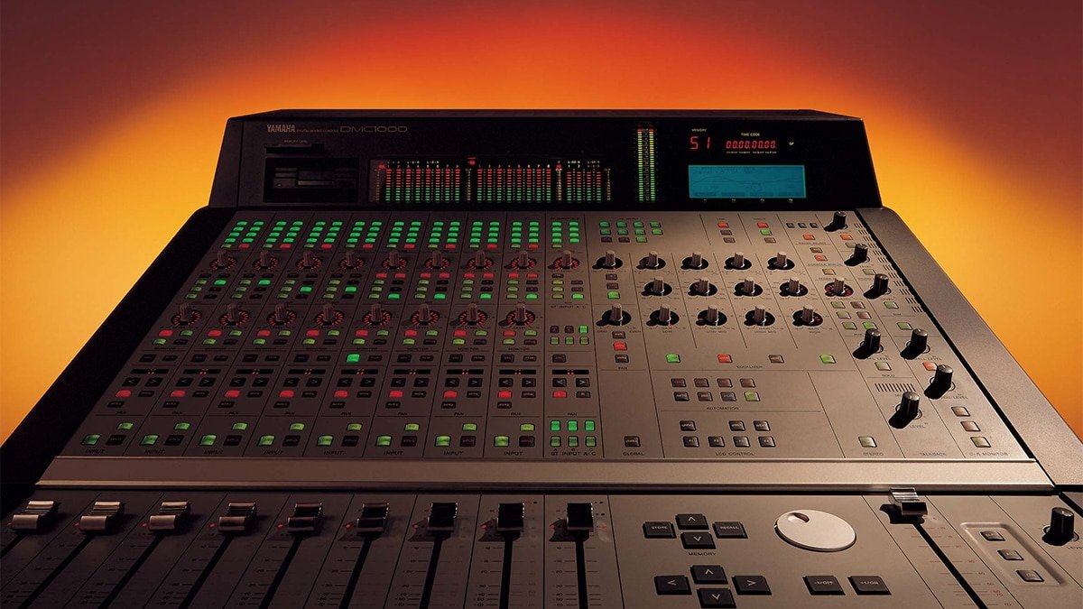 Yamaha DMC1000 8-Bus Digital Mixer