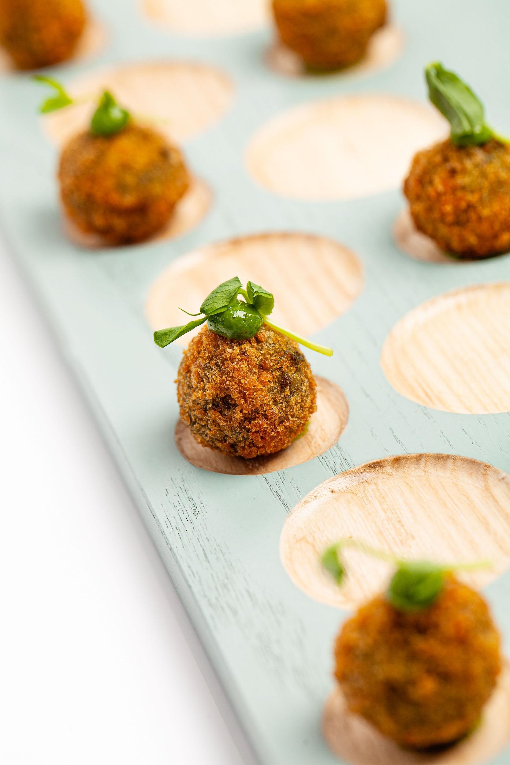 Relish Caterers logo