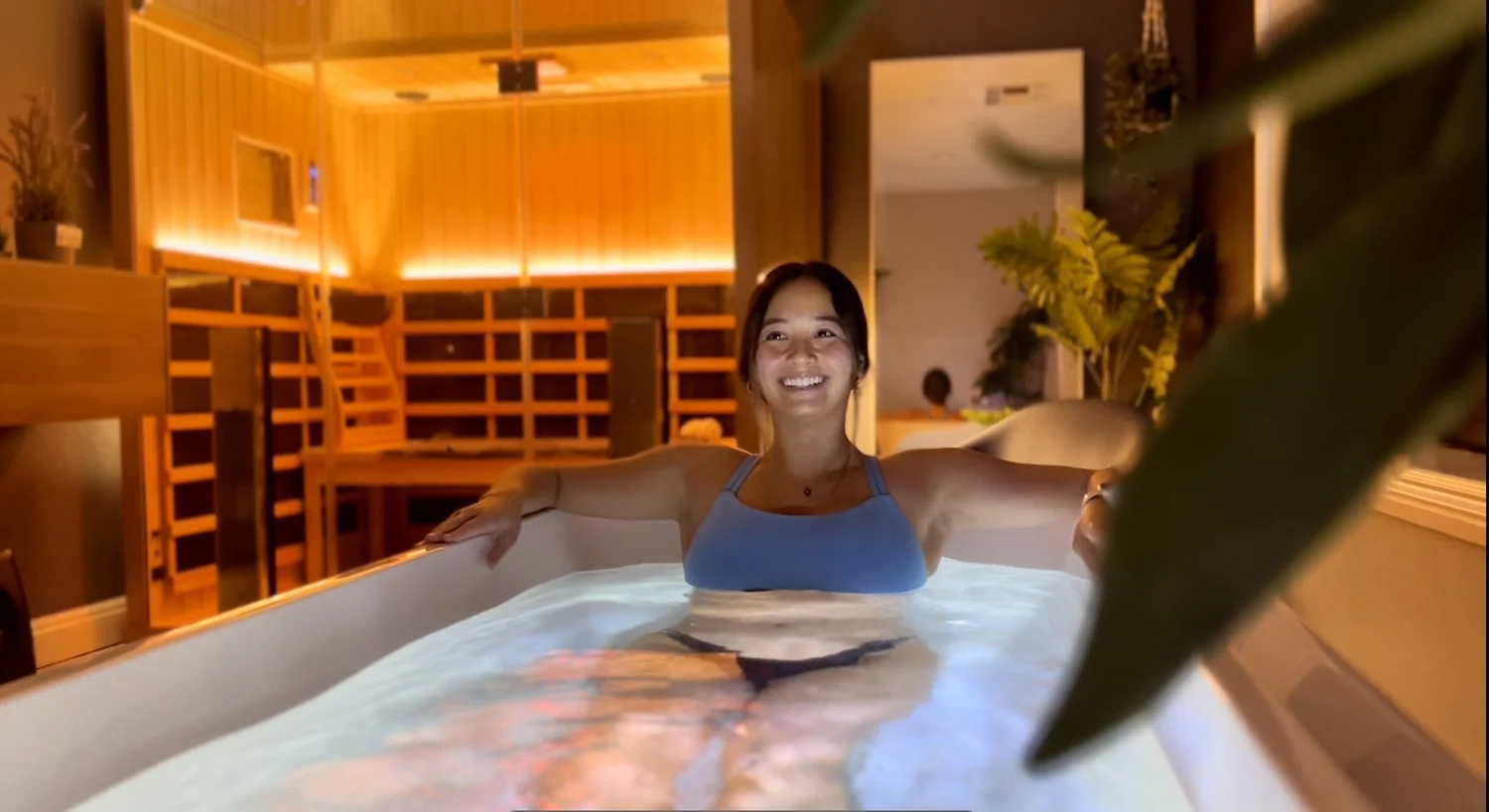 Personal cold plunge session in Newport Beach CA with a private room, cold plunge sessions, cold plunge membership, athlete recovery and improve weight loss with cold plunge and full spectrum infrared