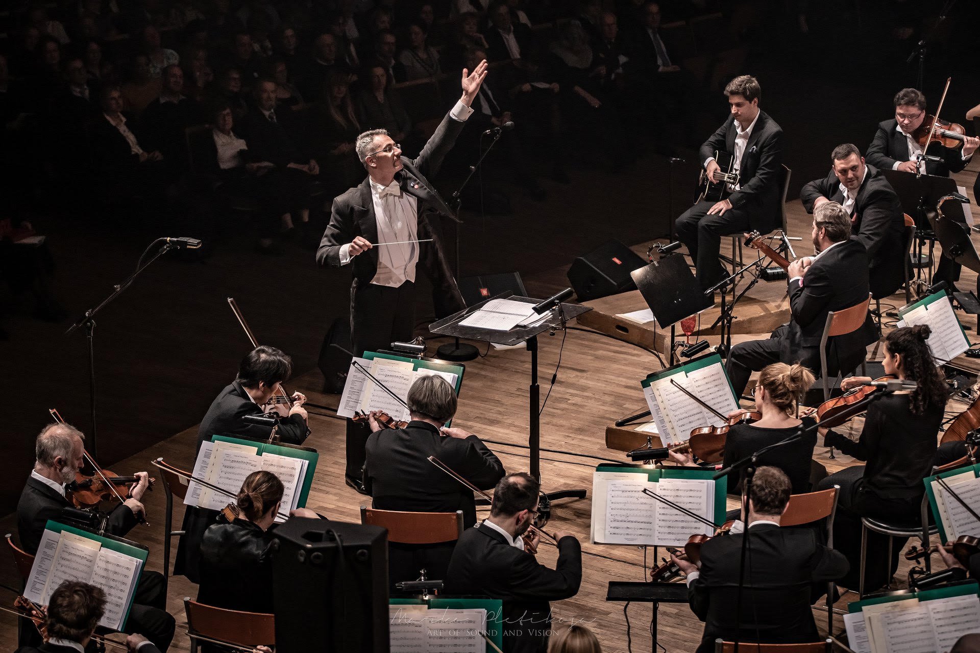 Dario Salvi conducting the Zagreb Philharmonic