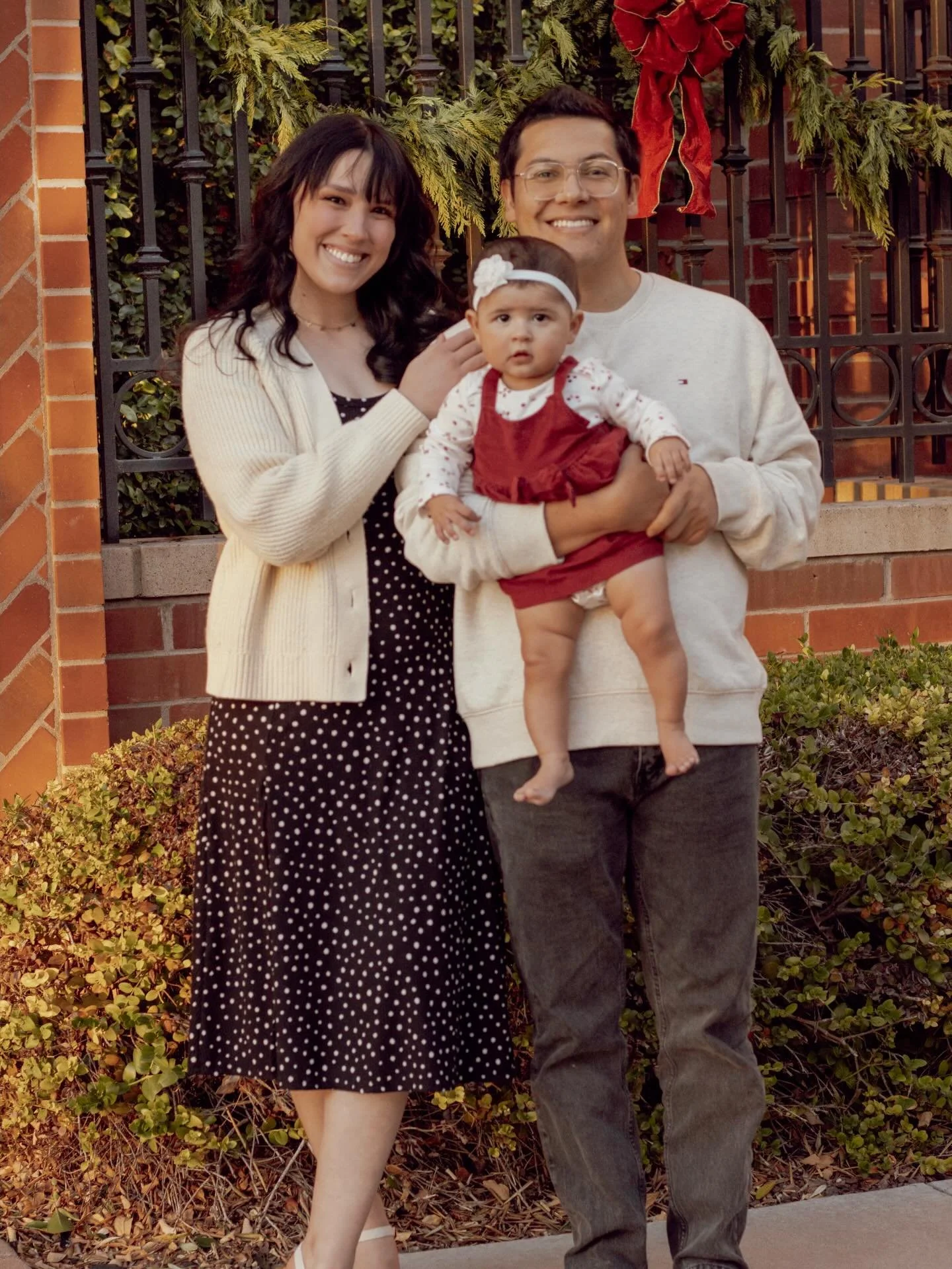 2025 was so sweet for the faivres!!
posting our holiday photos in january bc time isn&rsquo;t real &hearts;️

but i&rsquo;d post these in june to show off the talent of @rosieinbloom.photography ❣️❣️