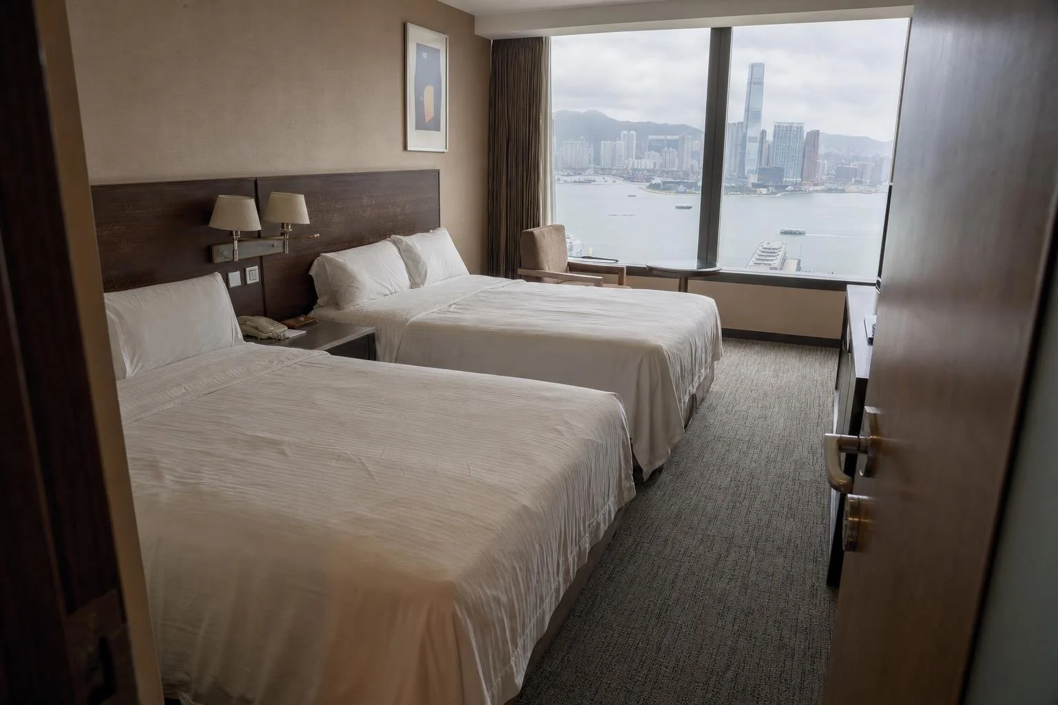 How to Choose a Harbour-View Hotel in Hong Kong for Your Family
