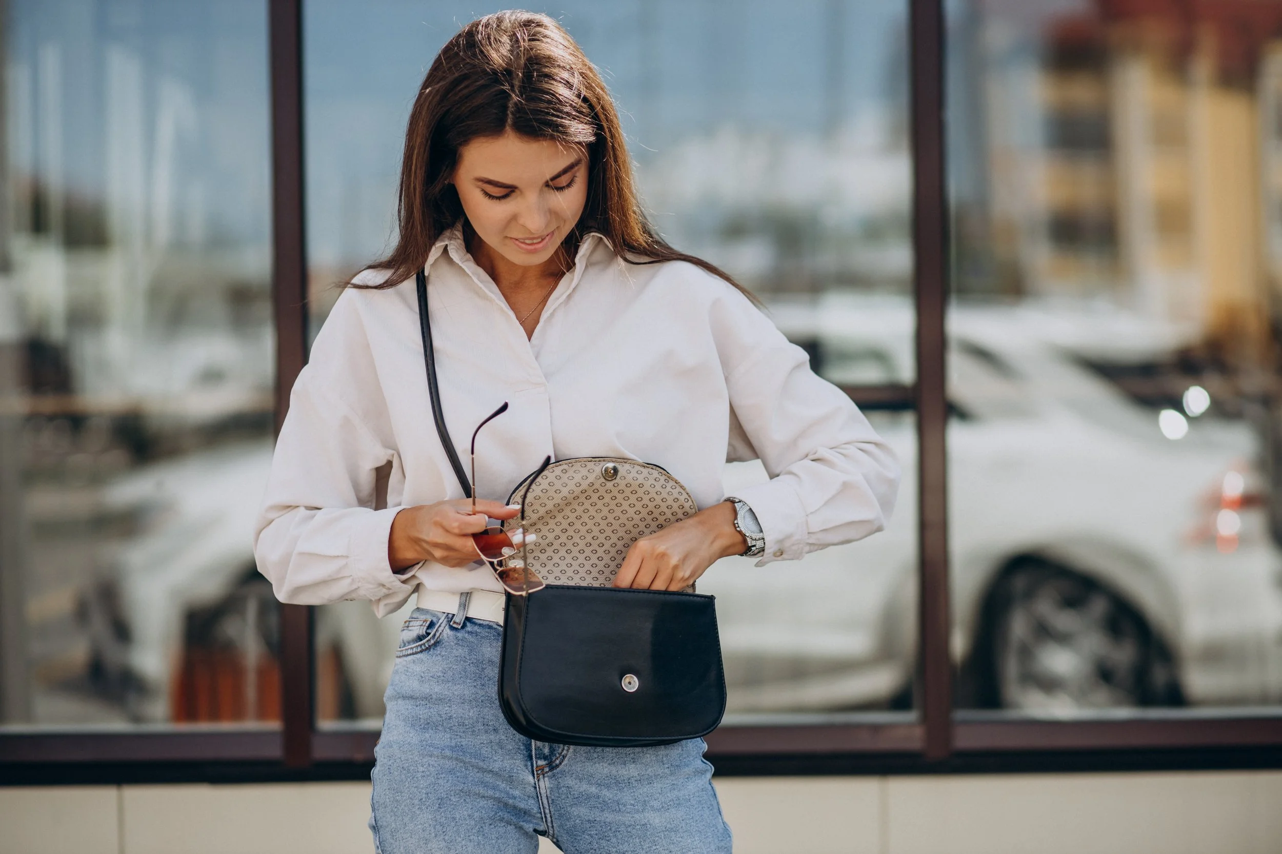 How to Choose a Crossbody Bag for Everyday Life and Travel
