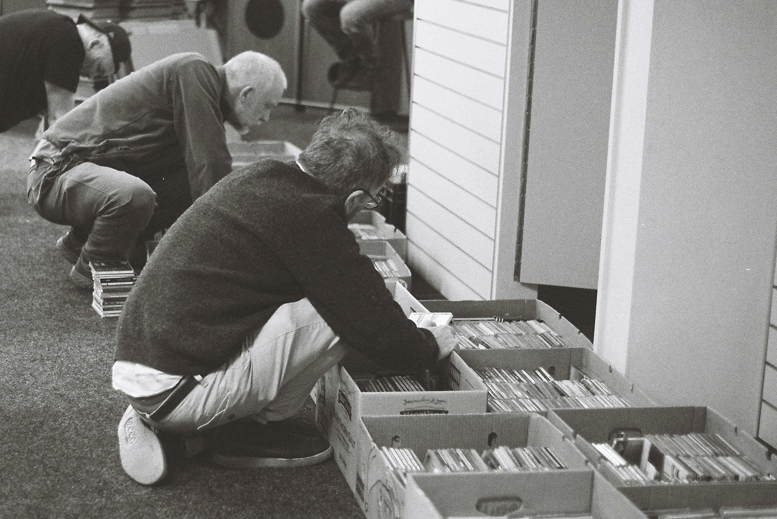 Decluttering and Downsizing: A Dad's Guide to a Lighter, Healthier Move in Philadelphia, PA