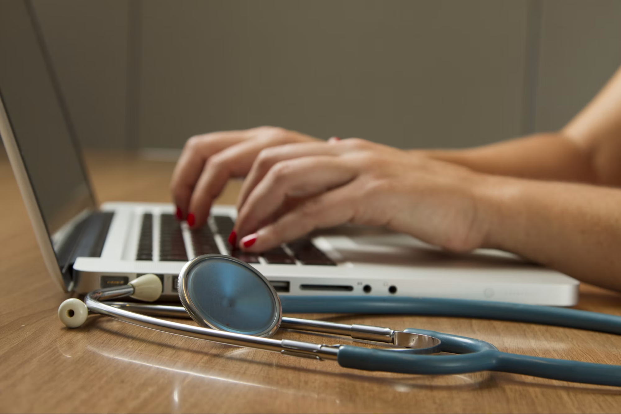 What Does a Healthcare Virtual Assistant Do? How To Choose One for Your Practice