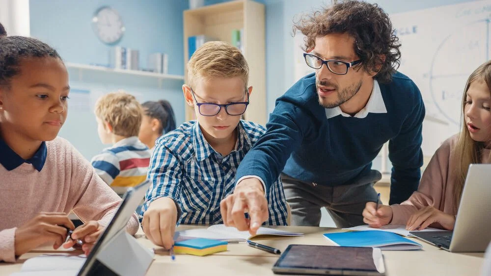 How Parents Can Teach Kids to Use AI Responsibly for School