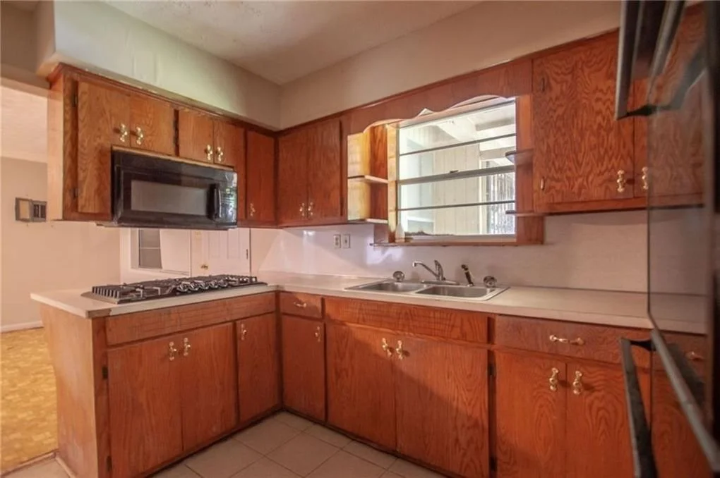 Kitchen 1.jpg
