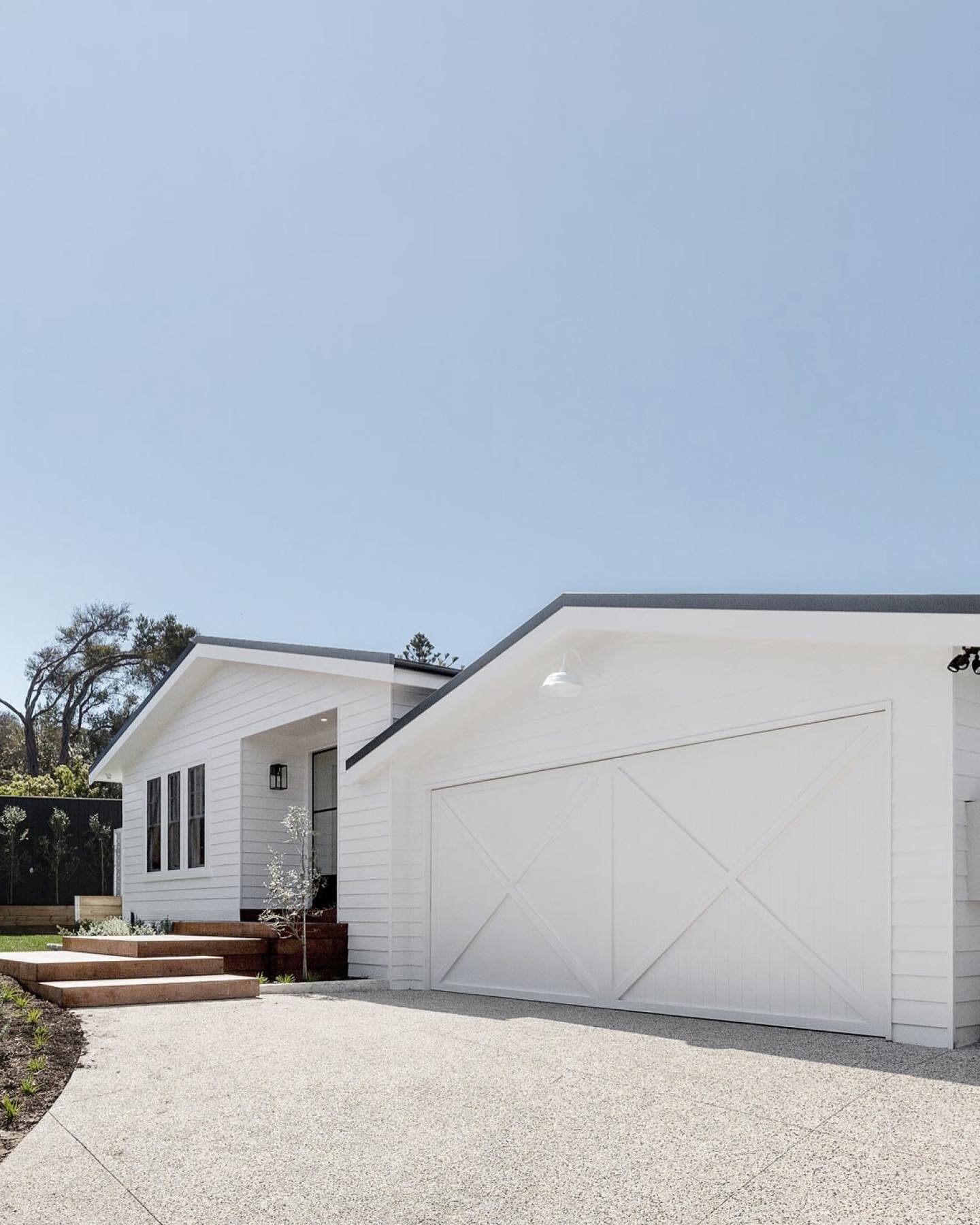 Home time. 

Architecture by us 
Built by @magnusconstruction 

#architecture #melbourne #melbournehomes #beachhouse #beachhousestyle #beachhousedecor #beachhouses #homestyle #homeinspo